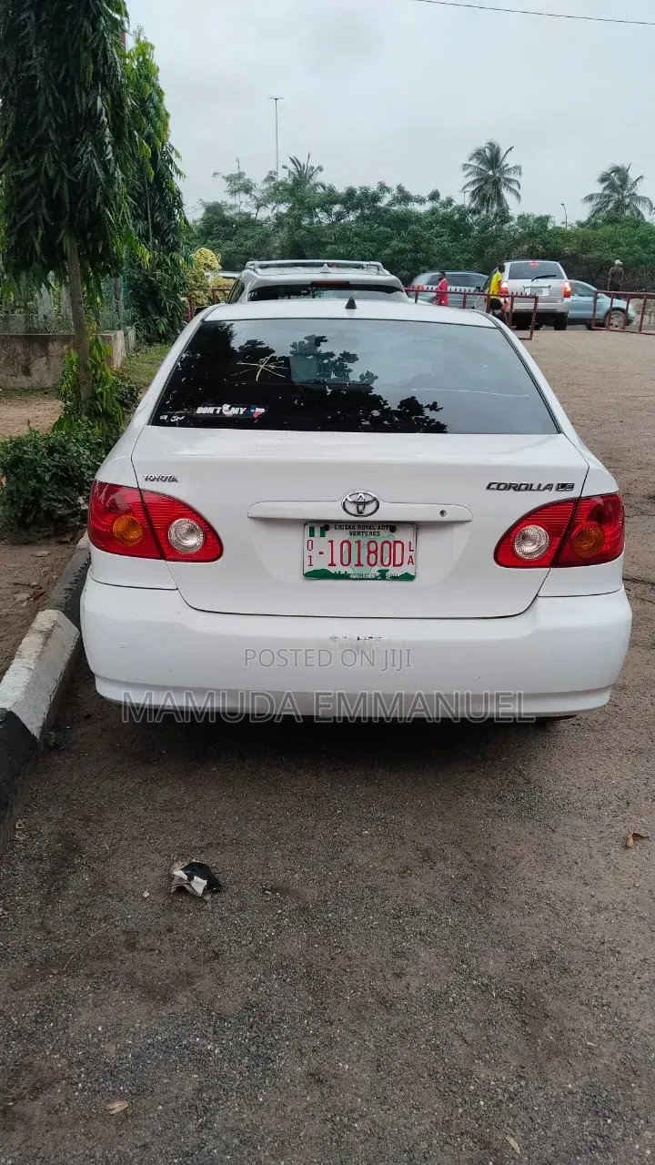 Toyota Corolla 2004 White