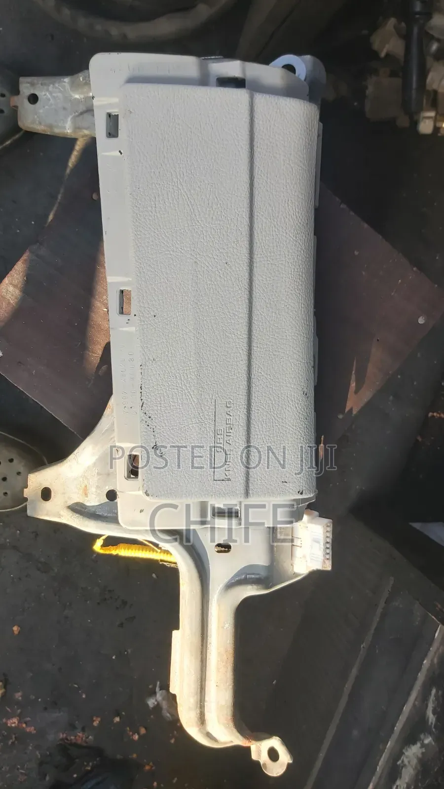 Rx 330 Knee Airbag