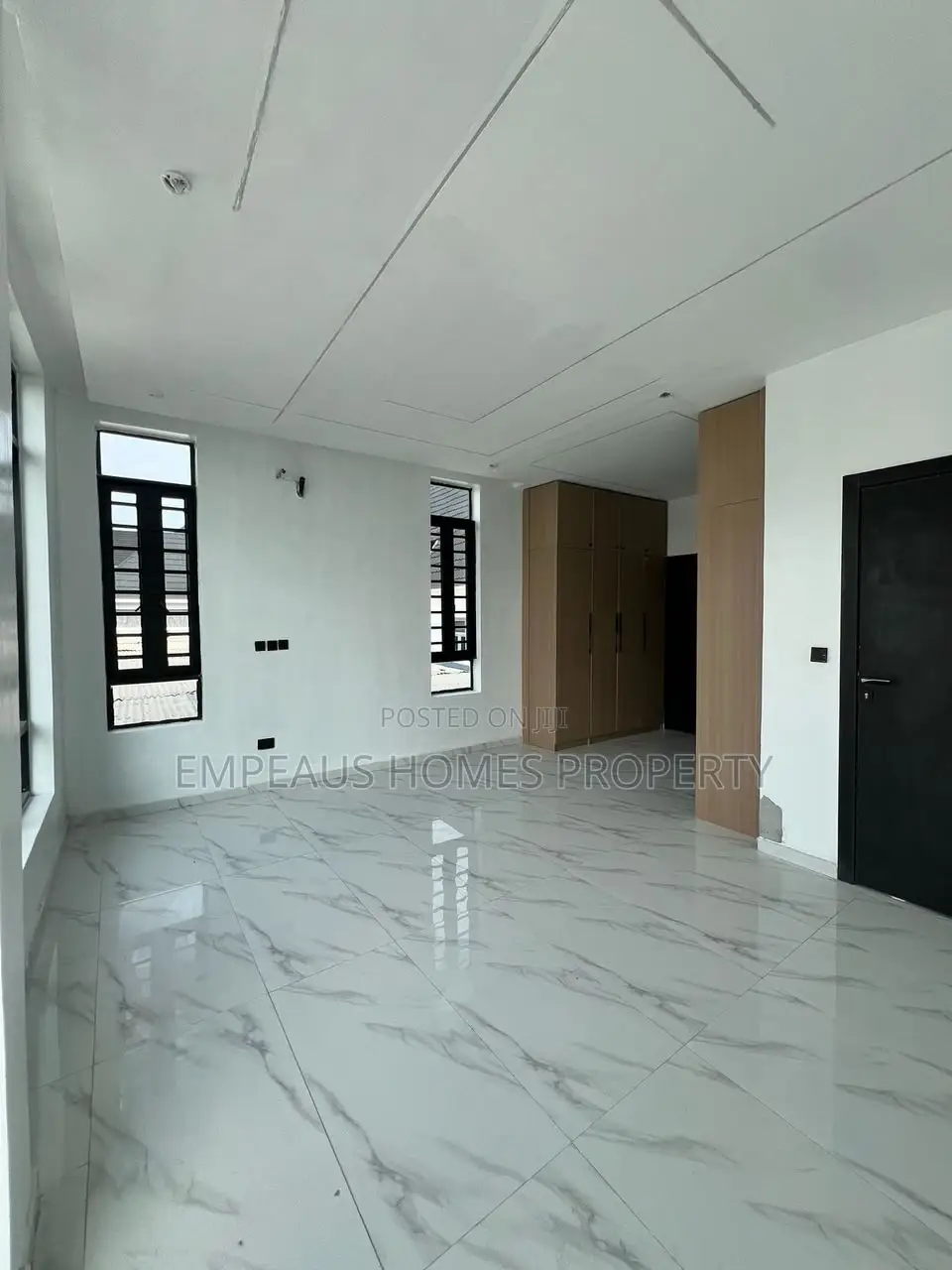 4bdrm Duplex in Ikota for sale