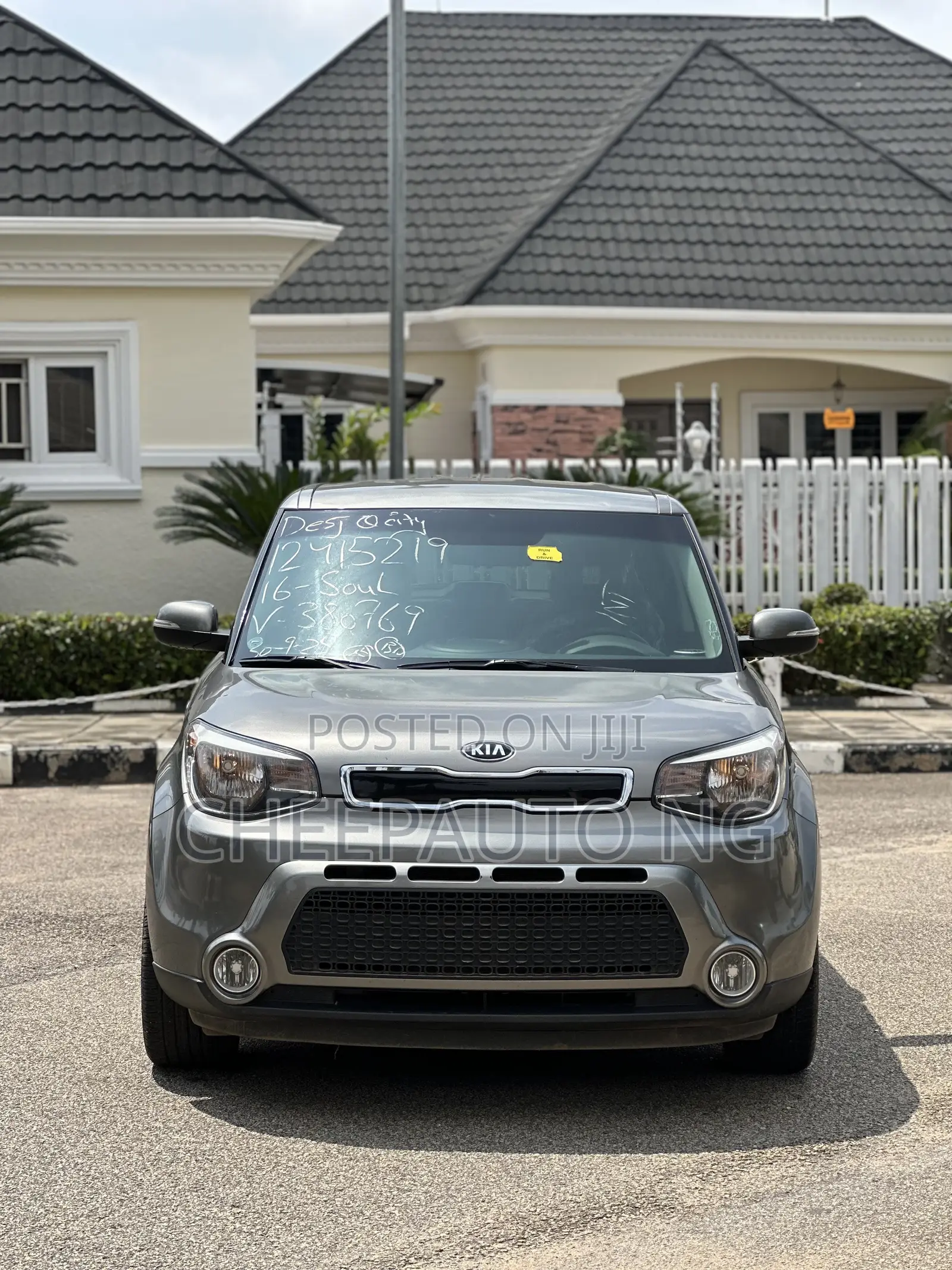 Kia Soul Hatchback 2016 Brown