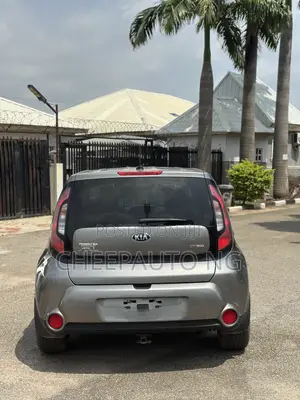 Kia Soul Hatchback 2016 Brown