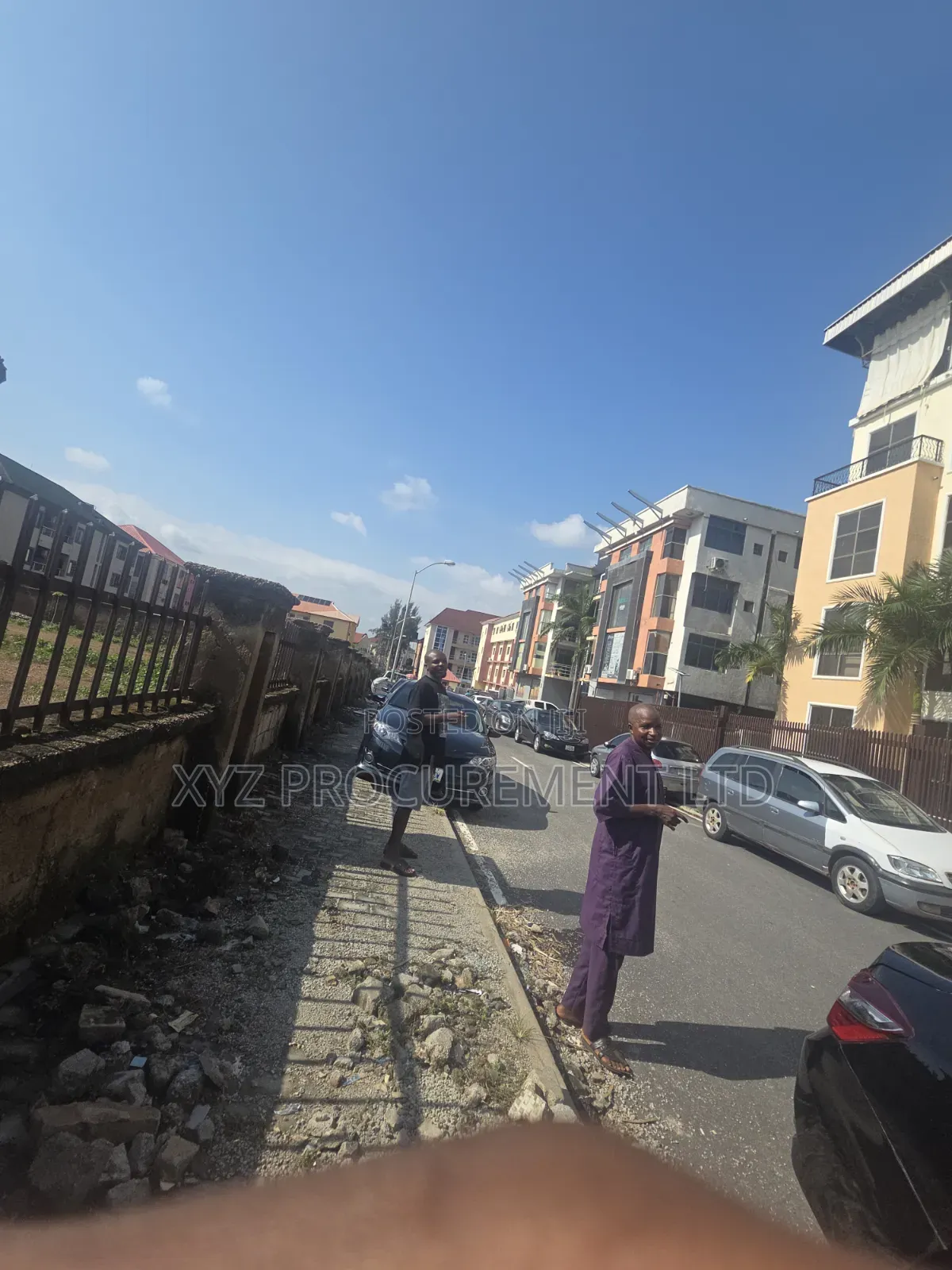 Massive Plaza for Sale Im Wuye