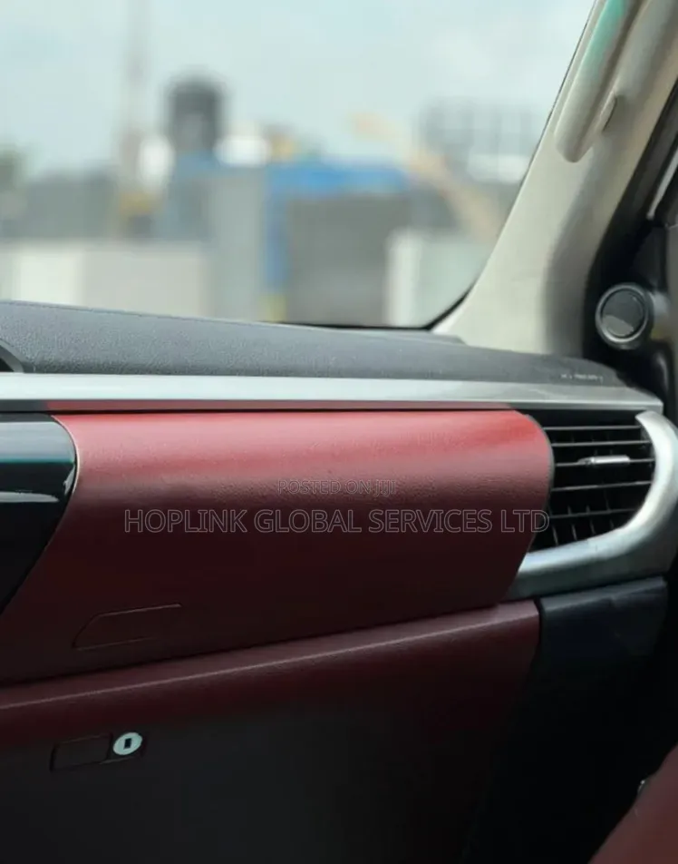 New Toyota Hilux 2026 White