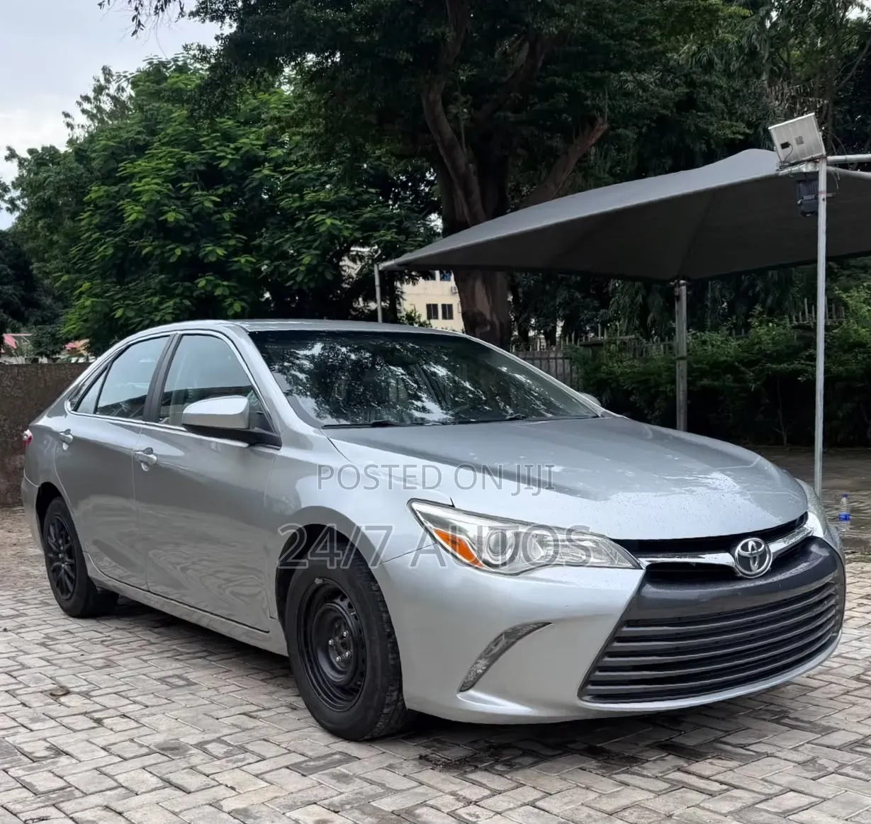 Toyota Corolla LE 4dr Sedan (1.8L 4cyl CVT) 2015 Silver