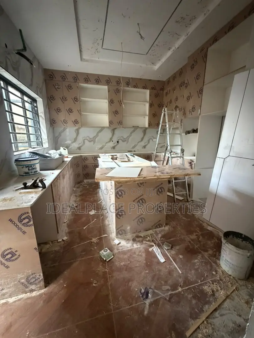 5bdrm Duplex in Adeniyi Jones for sale