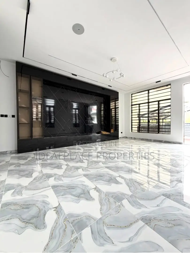 4bdrm Duplex in Lekki for sale