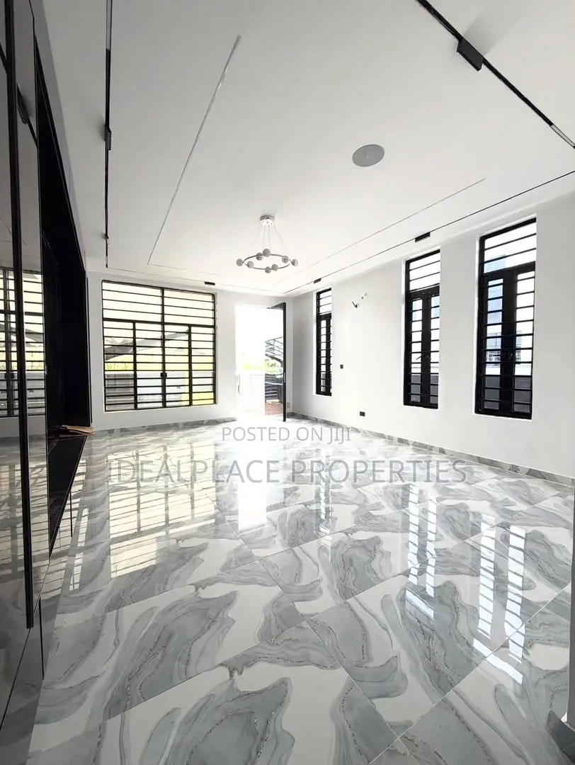 4bdrm Duplex in Lekki for sale