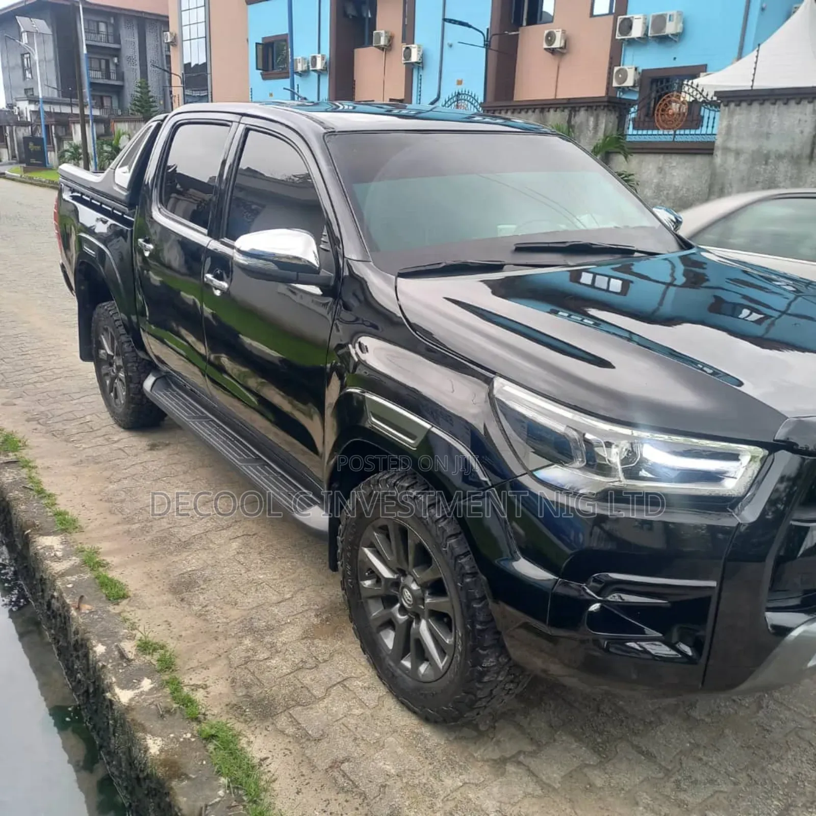 Toyota Hilux SR 4x4 2014 Black