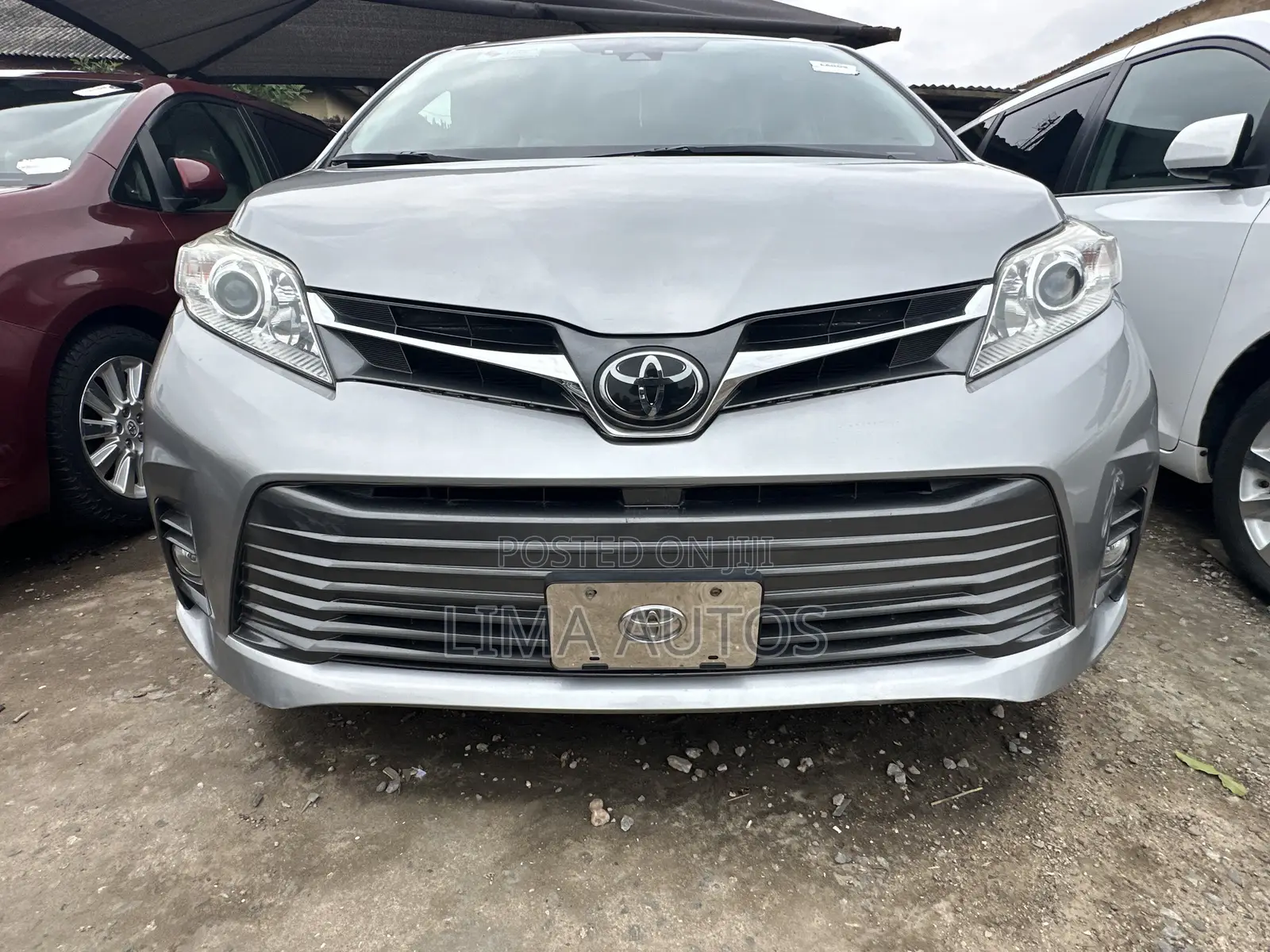 Toyota Sienna 2019 Silver
