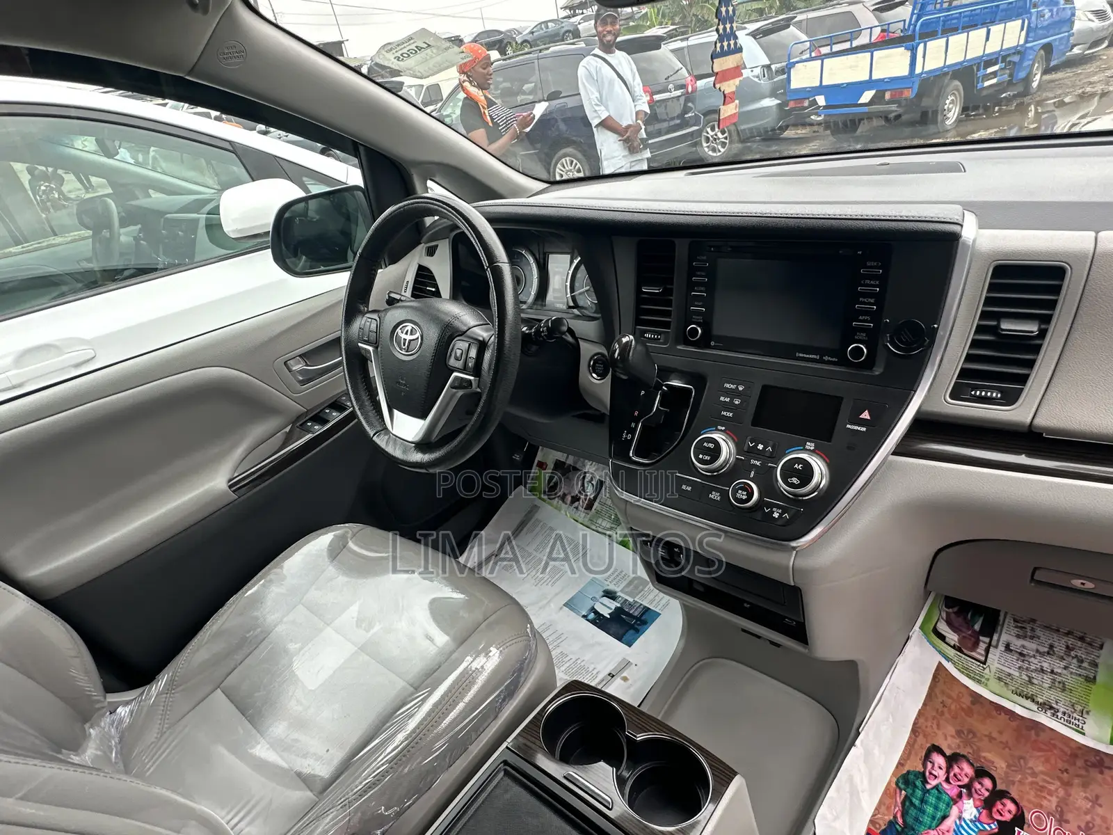 Toyota Sienna 2019 Silver