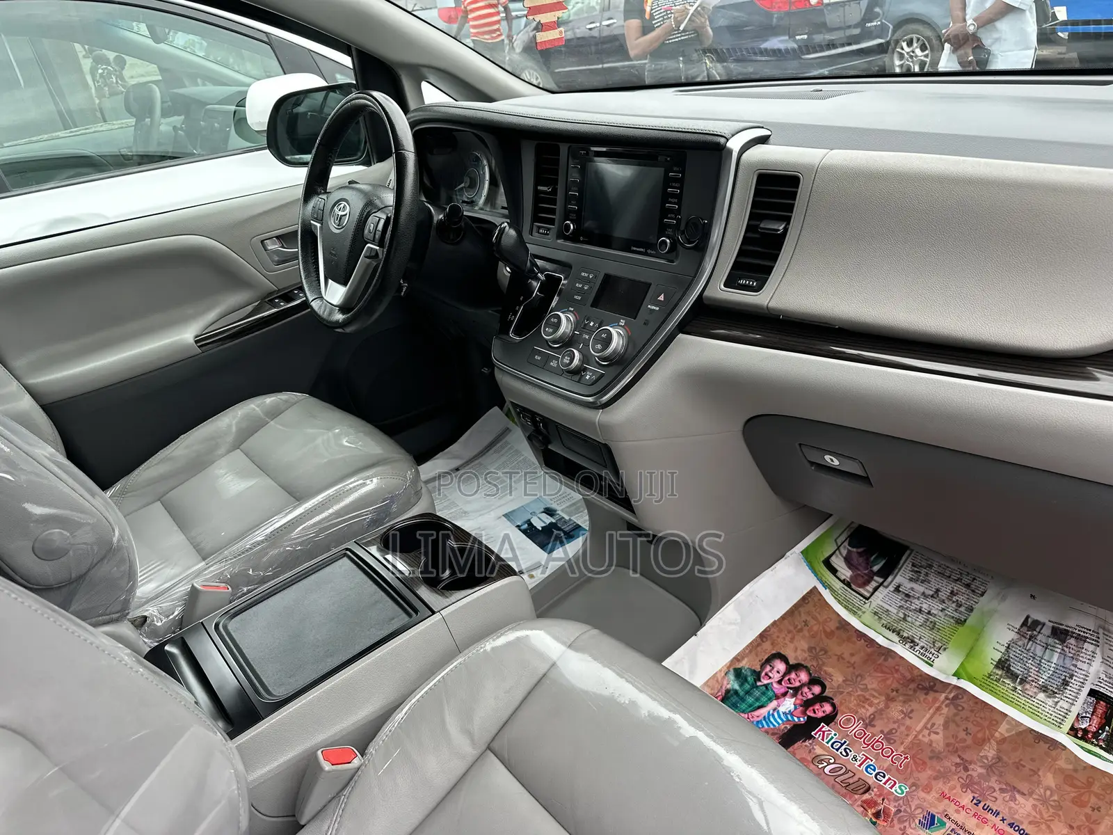 Toyota Sienna 2019 Silver