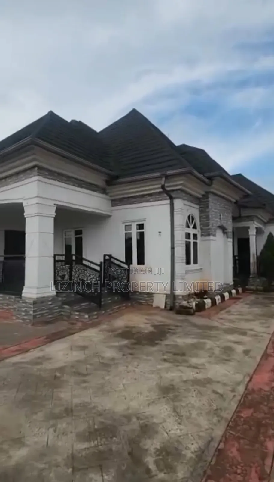 4bdrm Bungalow in Benin City for sale