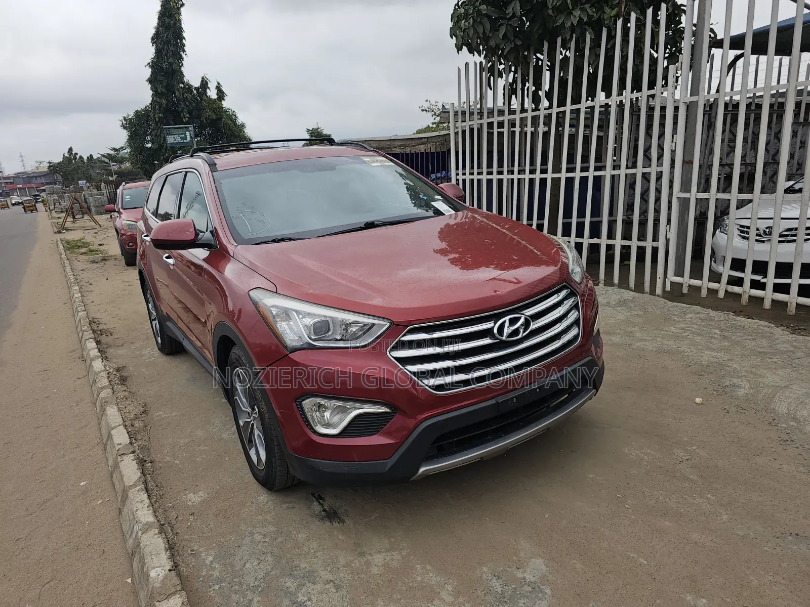 Hyundai Santa Fe 2016 Red