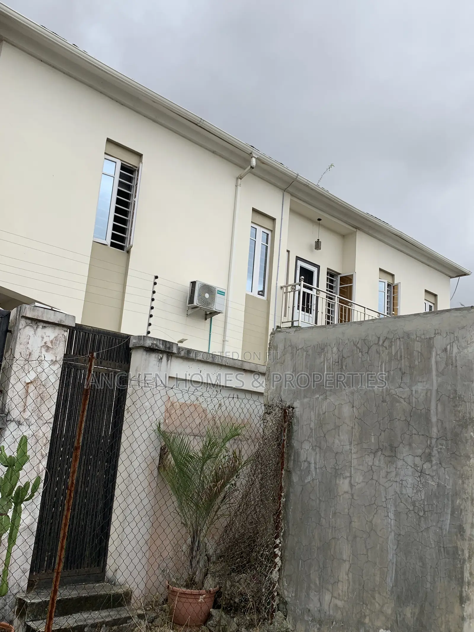 4bdrm Townhouse / Terrace in Ikota Gra, Lekki for rent