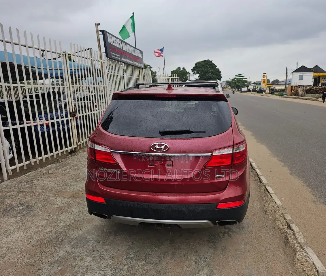 Hyundai Santa Fe 2016 Red