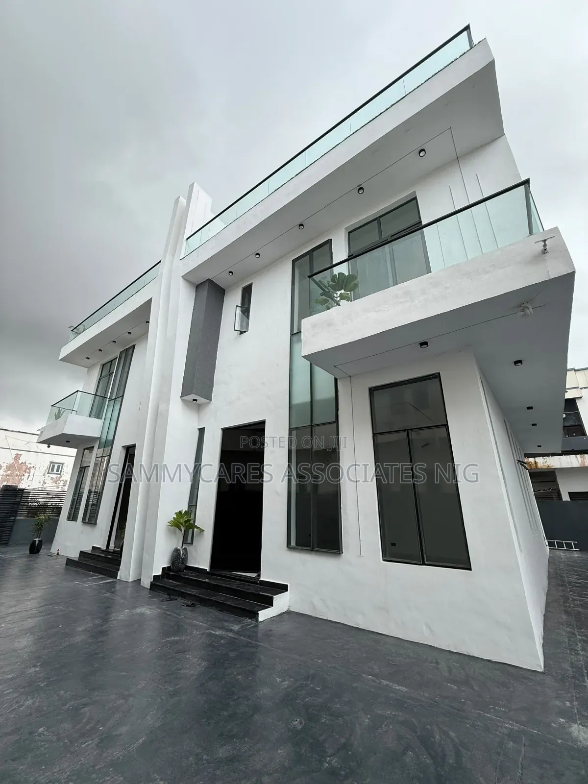 Furnished 5bdrm Duplex in Lekki Phase 2 for sale