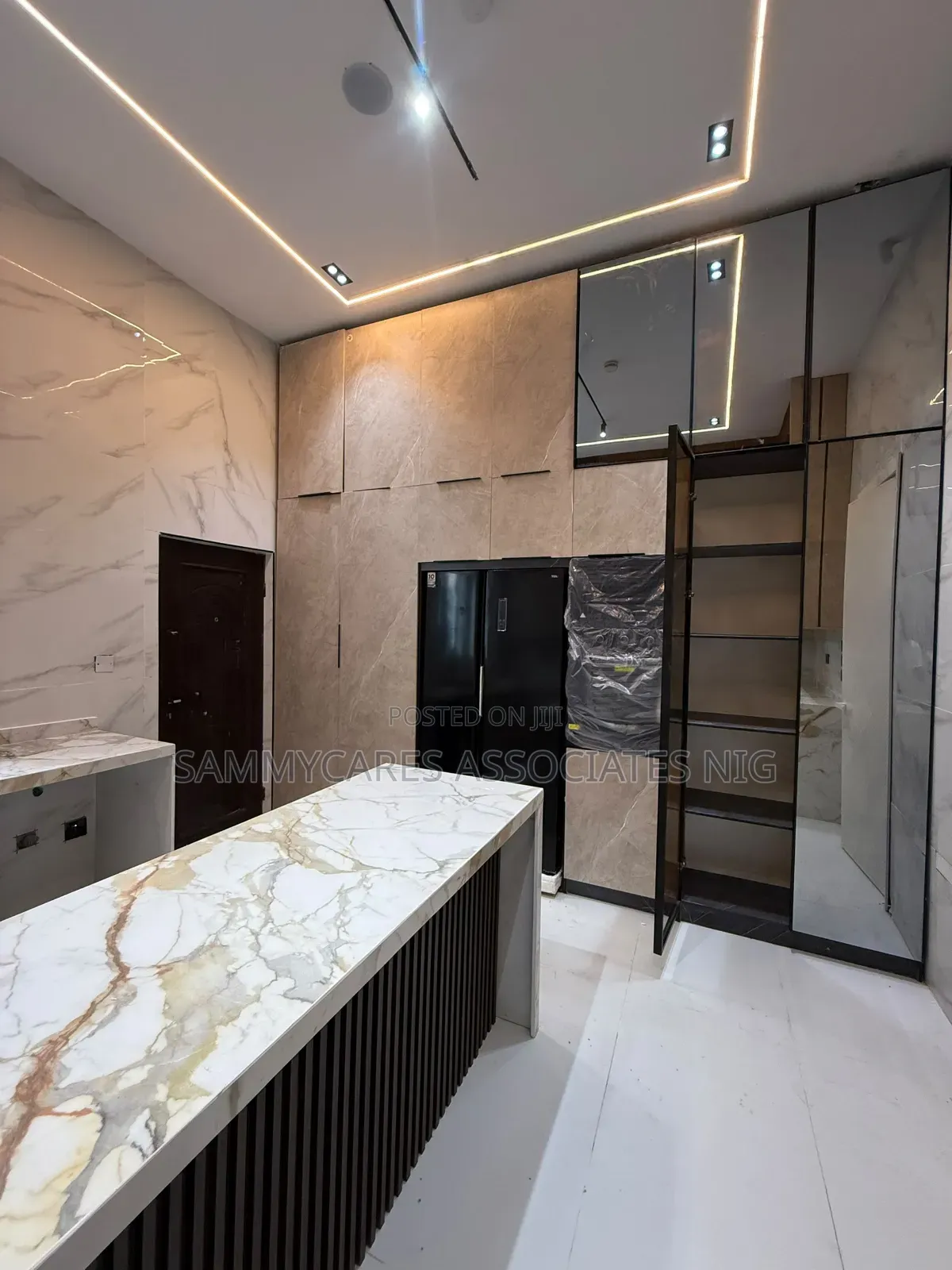 Furnished 5bdrm Duplex in Lekki Phase 2 for sale