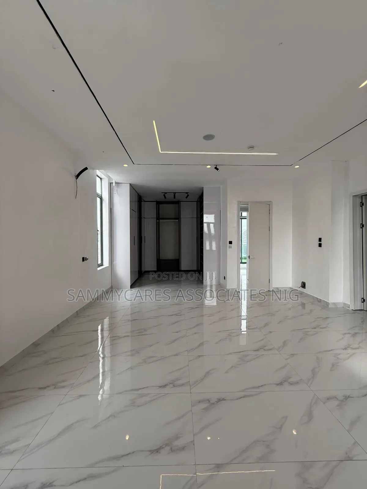 Furnished 5bdrm Duplex in Lekki Phase 2 for sale