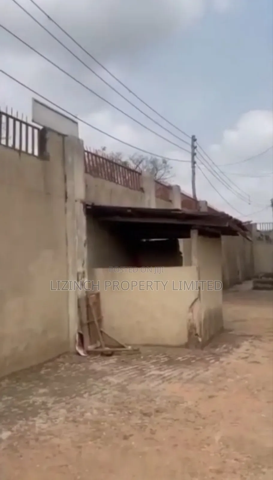 20bdrm Apartment in Benin City for sale