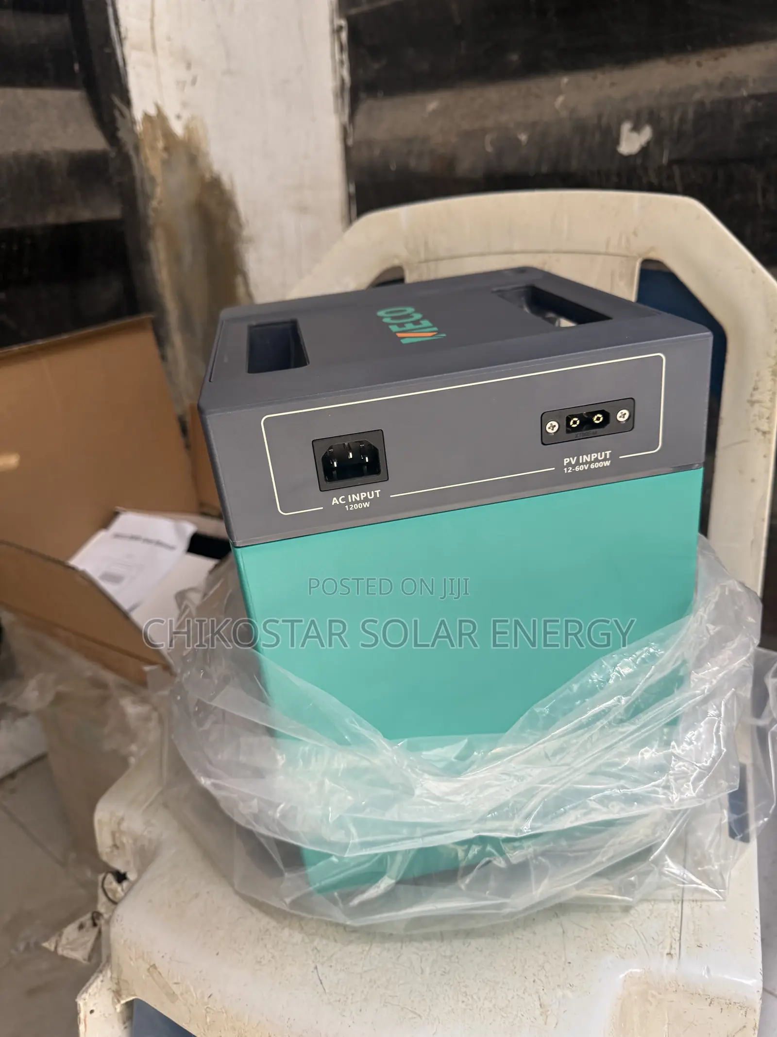 MECO 2kWh (2000Wh) Solar Generator / 1200W Portable Power Station