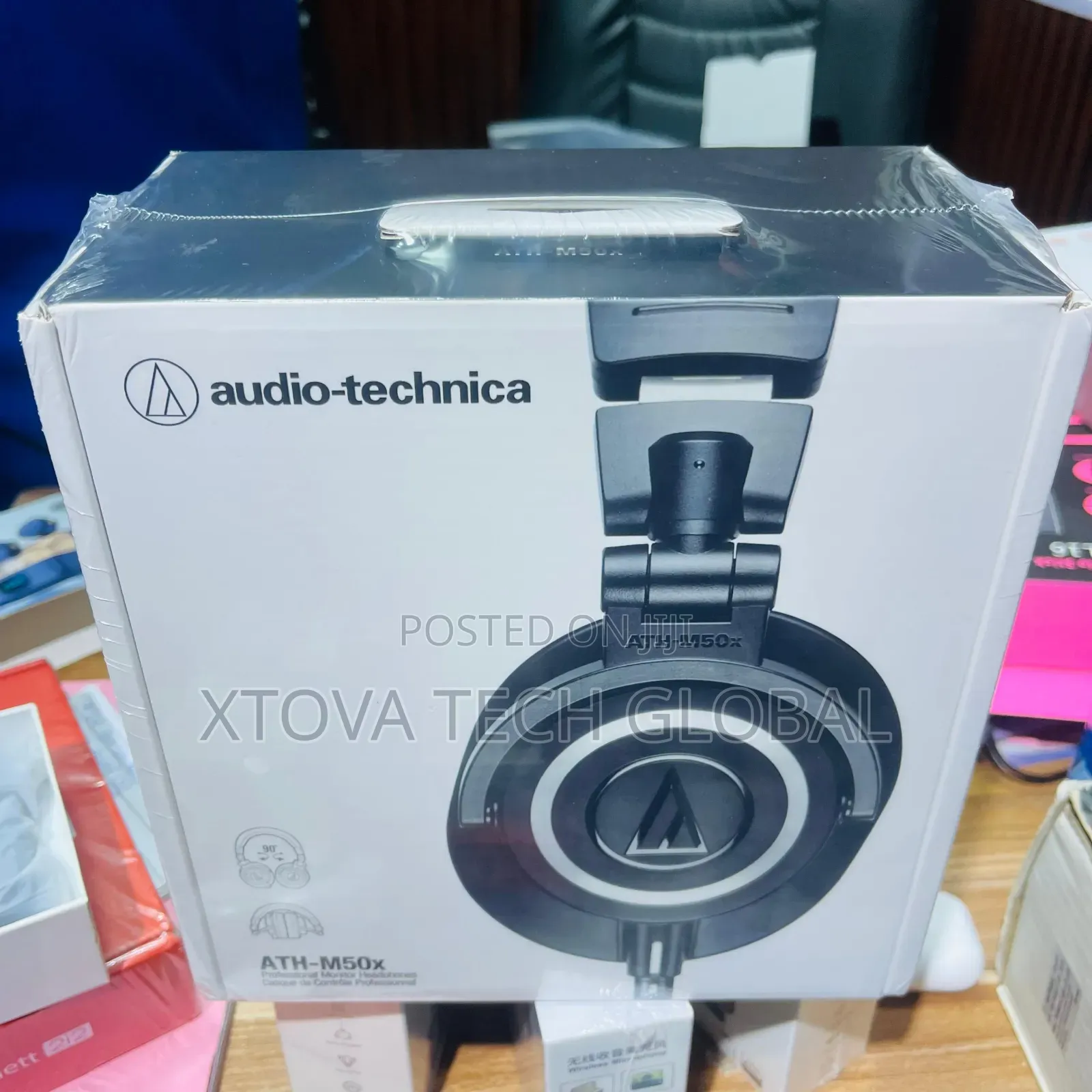 Audio-Technica ATH-M50x Professional Studio Monitor Headphones