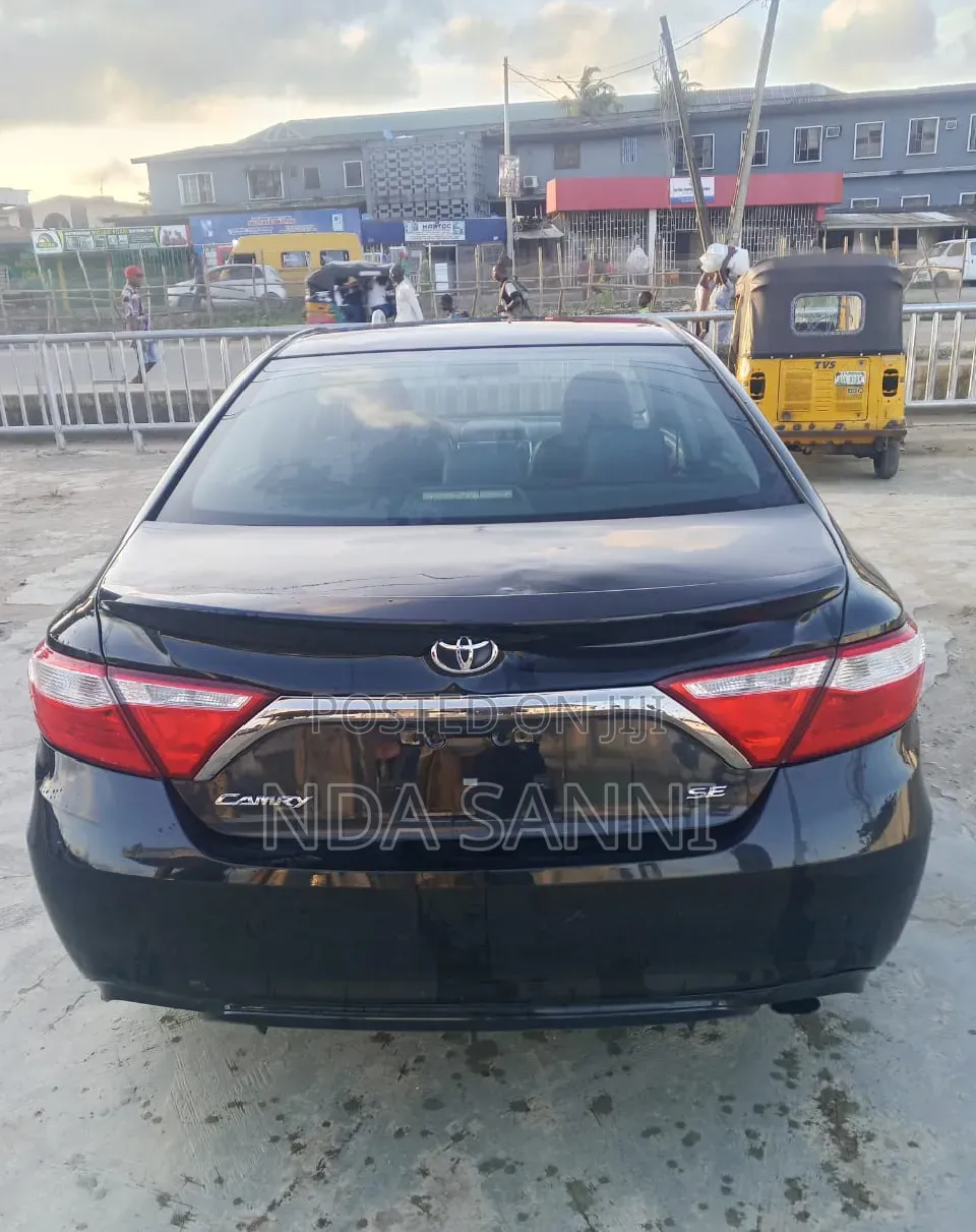 Toyota Camry 2017 Black