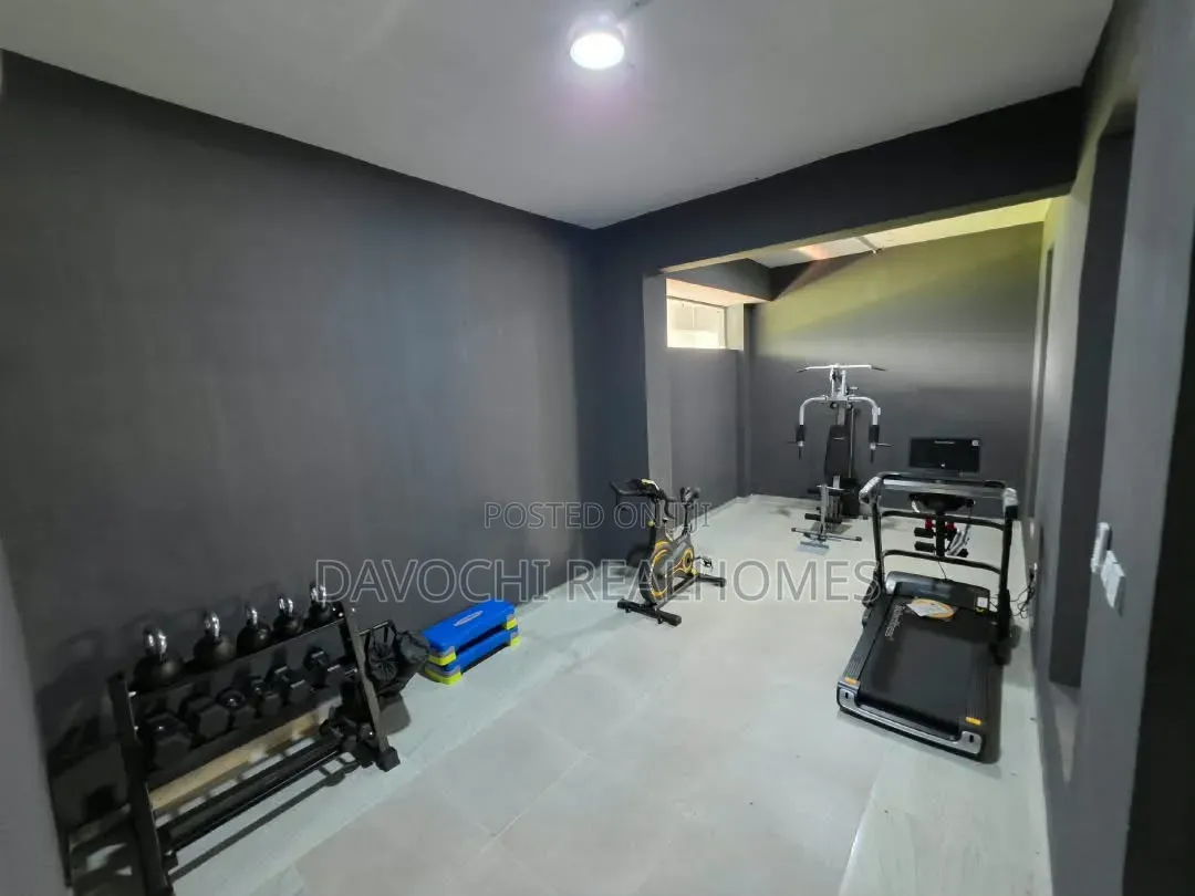 2bdrm Apartment in Lekki Phase 1 for rent