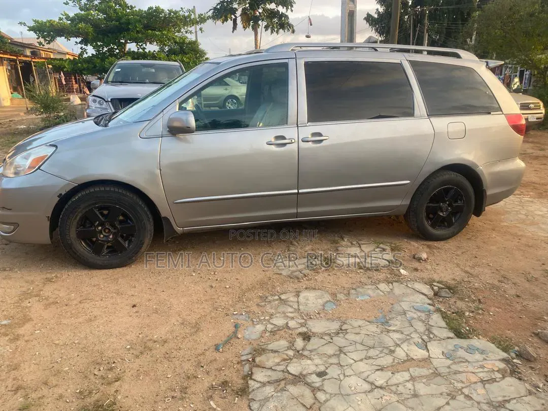 Toyota Sienna 2005 Gray