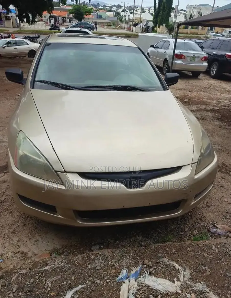 Honda Accord 2004 Gold