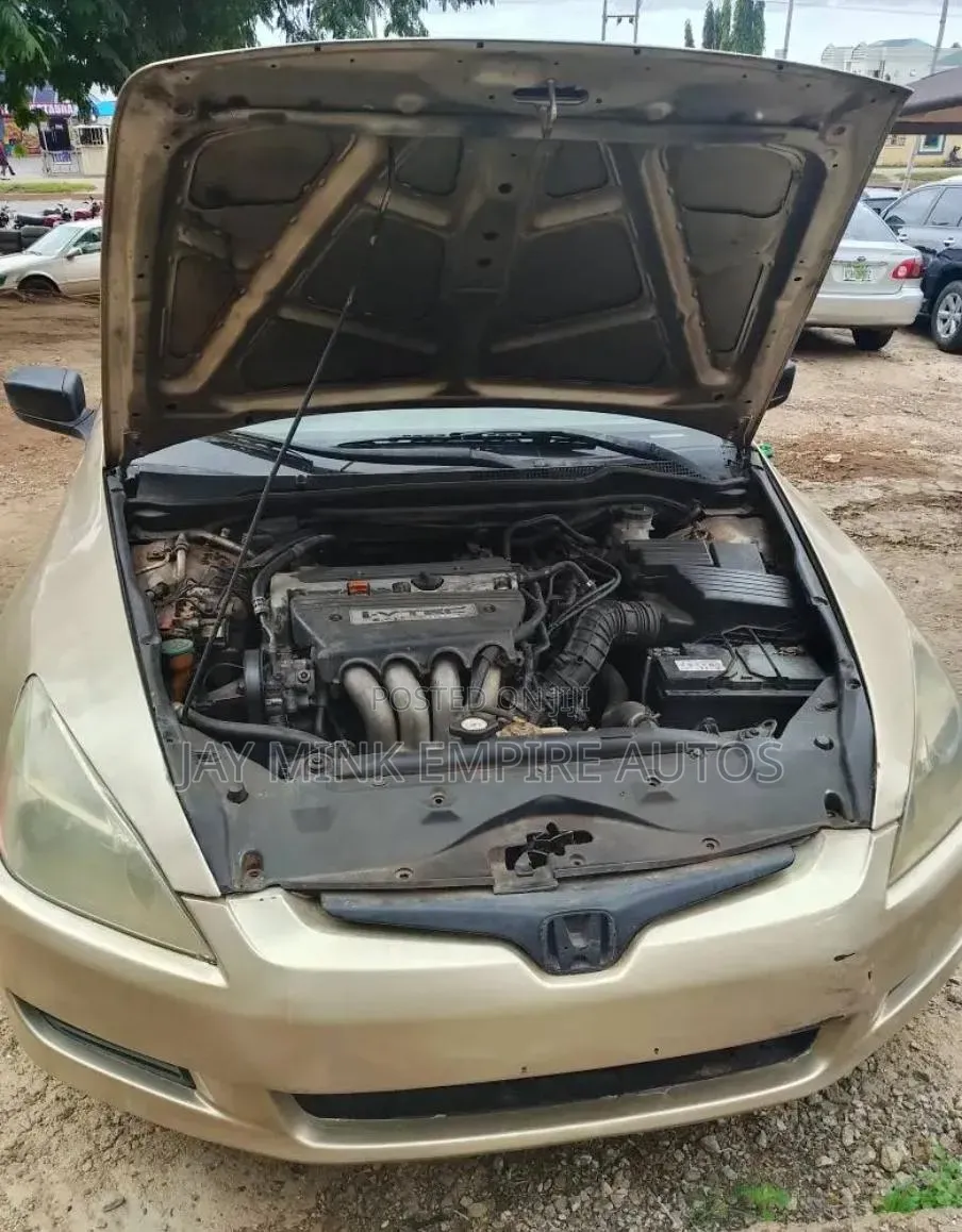 Honda Accord 2004 Gold