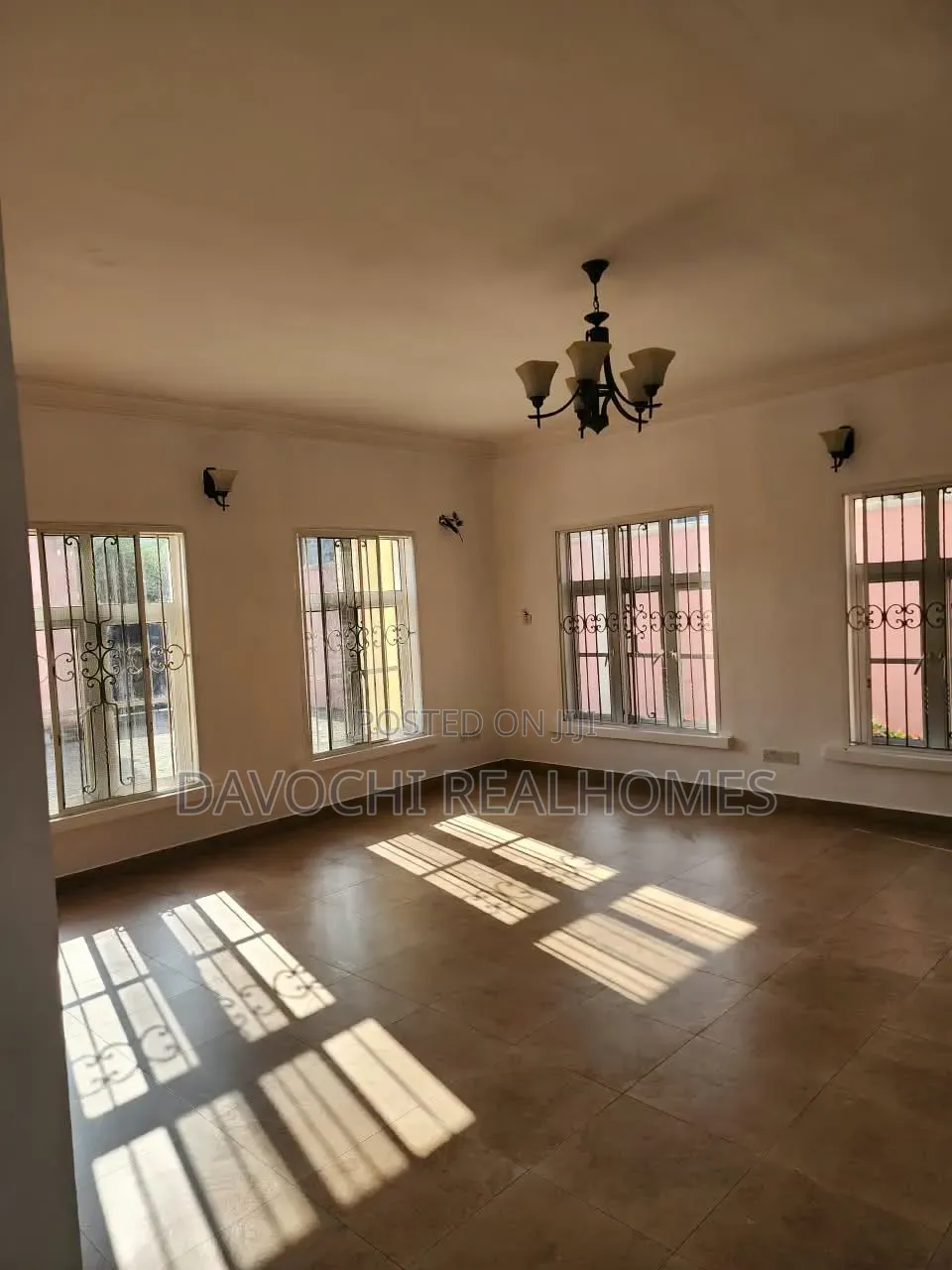 3bdrm Apartment in Lekki Phase 1 for rent