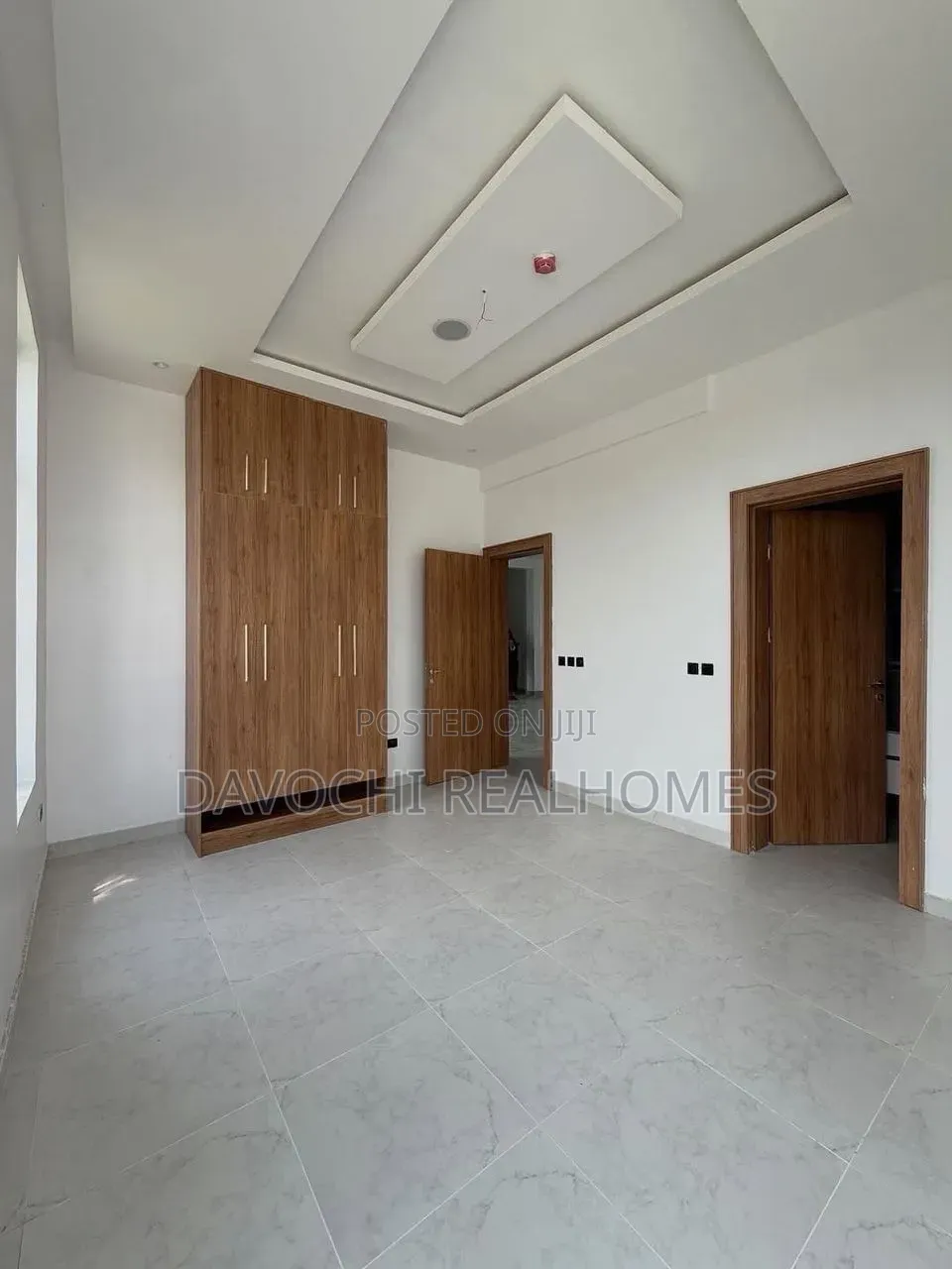 2bdrm Apartment in Lekki Phase 1 for rent