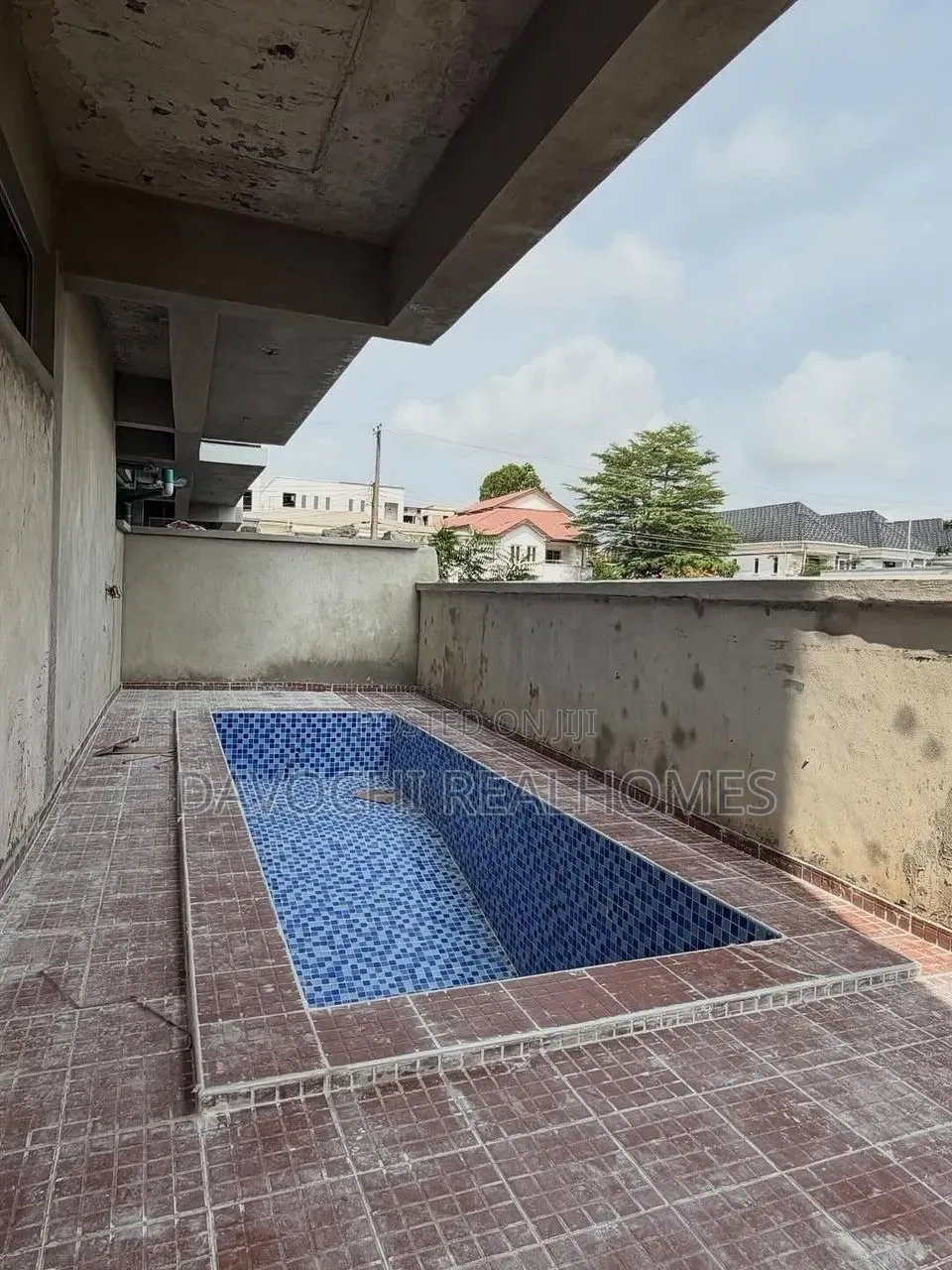 2bdrm Apartment in Lekki Phase 1 for rent