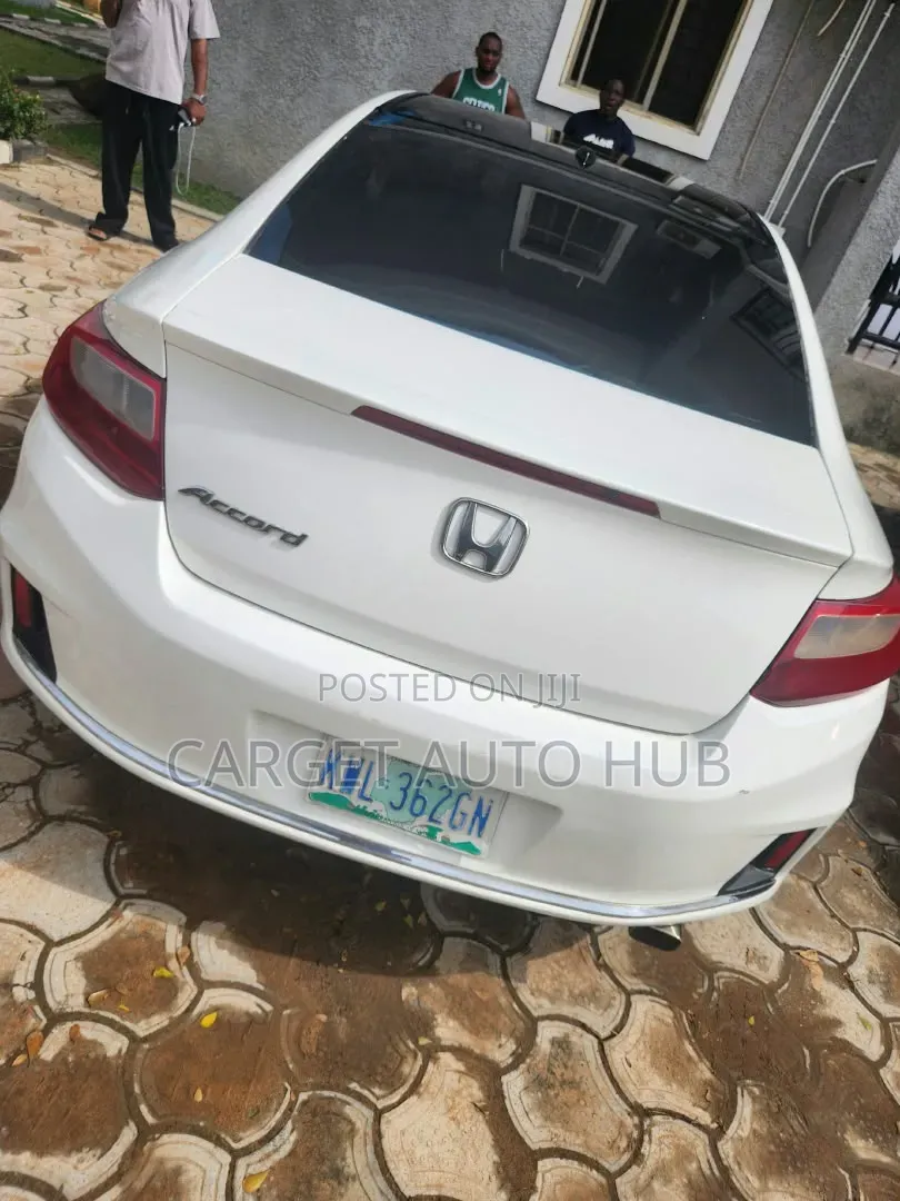 Honda Accord EX-L V-6 2dr Coupe FWD (3.5L 6cyl 6A) 2013 White