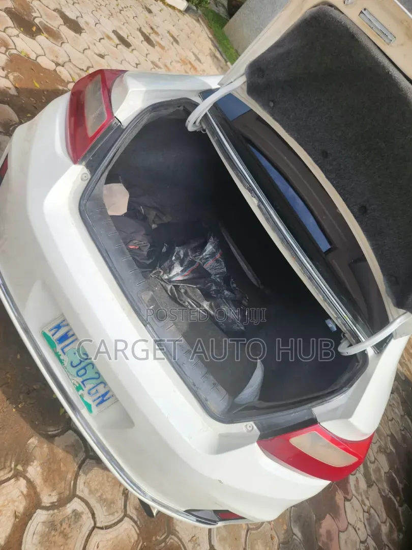 Honda Accord EX-L V-6 2dr Coupe FWD (3.5L 6cyl 6A) 2013 White