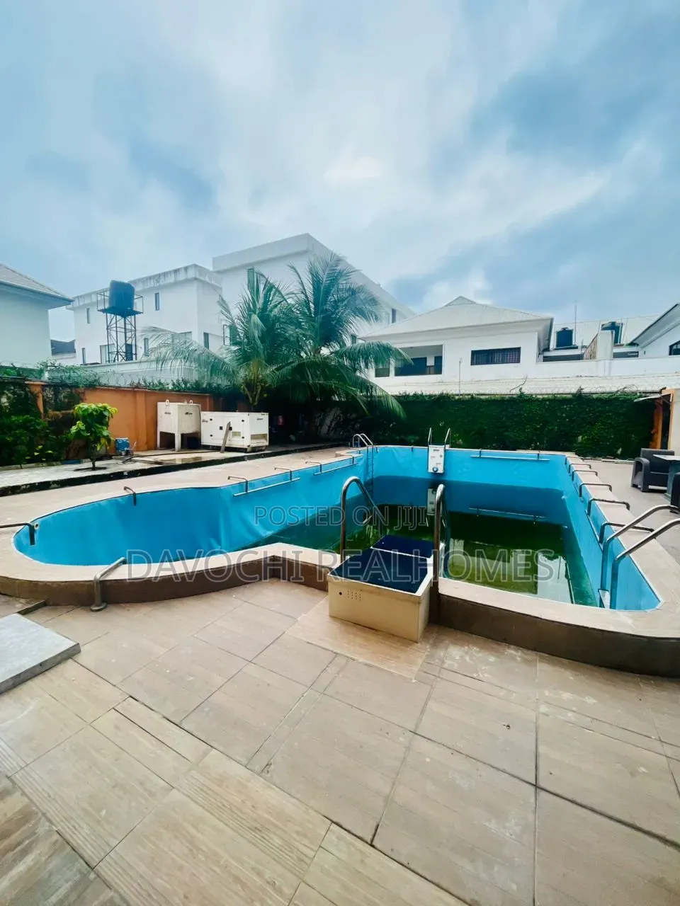2bdrm Apartment in Lekki Phase 1 for rent