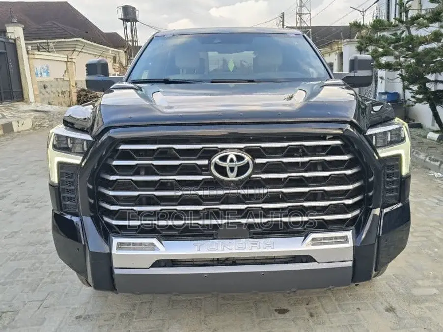 Toyota Tundra 2024 Black