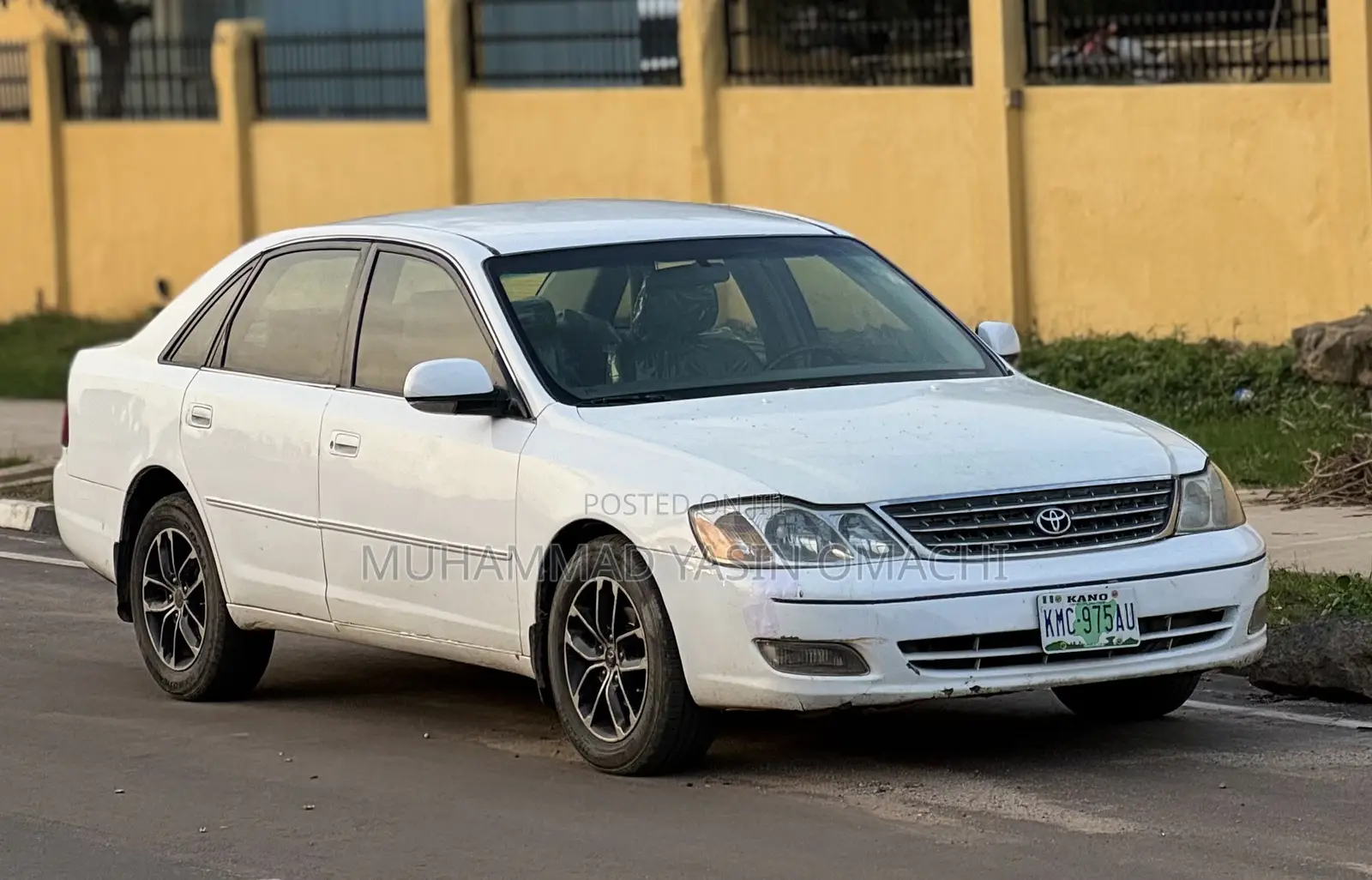 Toyota Avalon 2003 White