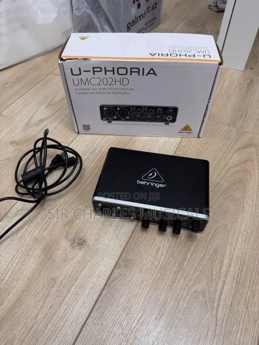Behringer U-Phoria Umc202hd Studio Audio Interface