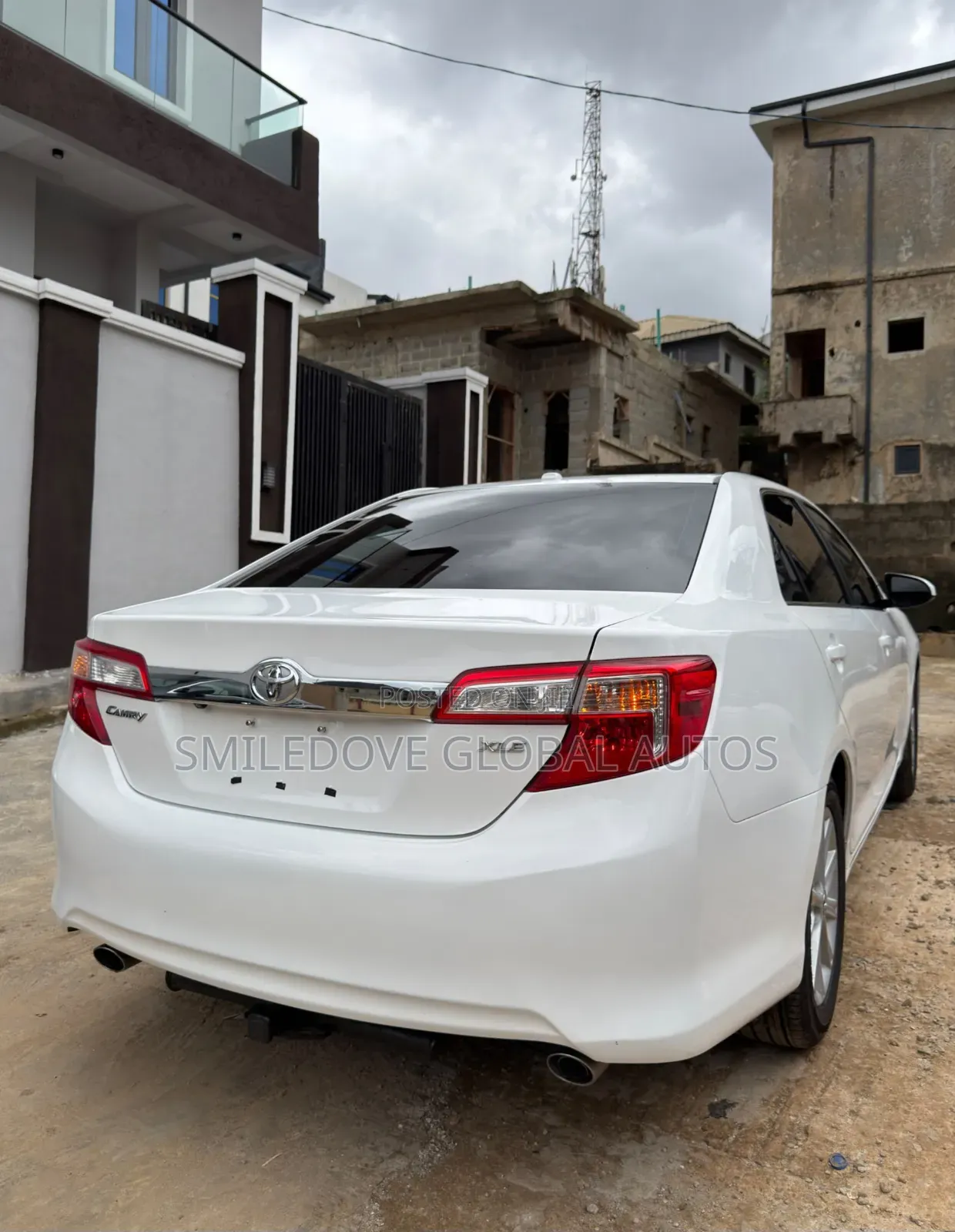 Toyota Camry XLE V6 4dr Sedan (3.5L 6cyl 6A) 2013 White