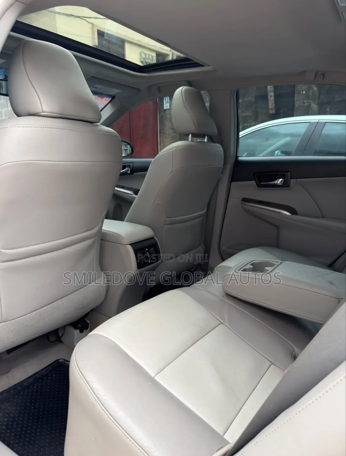 Toyota Camry XLE V6 4dr Sedan (3.5L 6cyl 6A) 2013 White