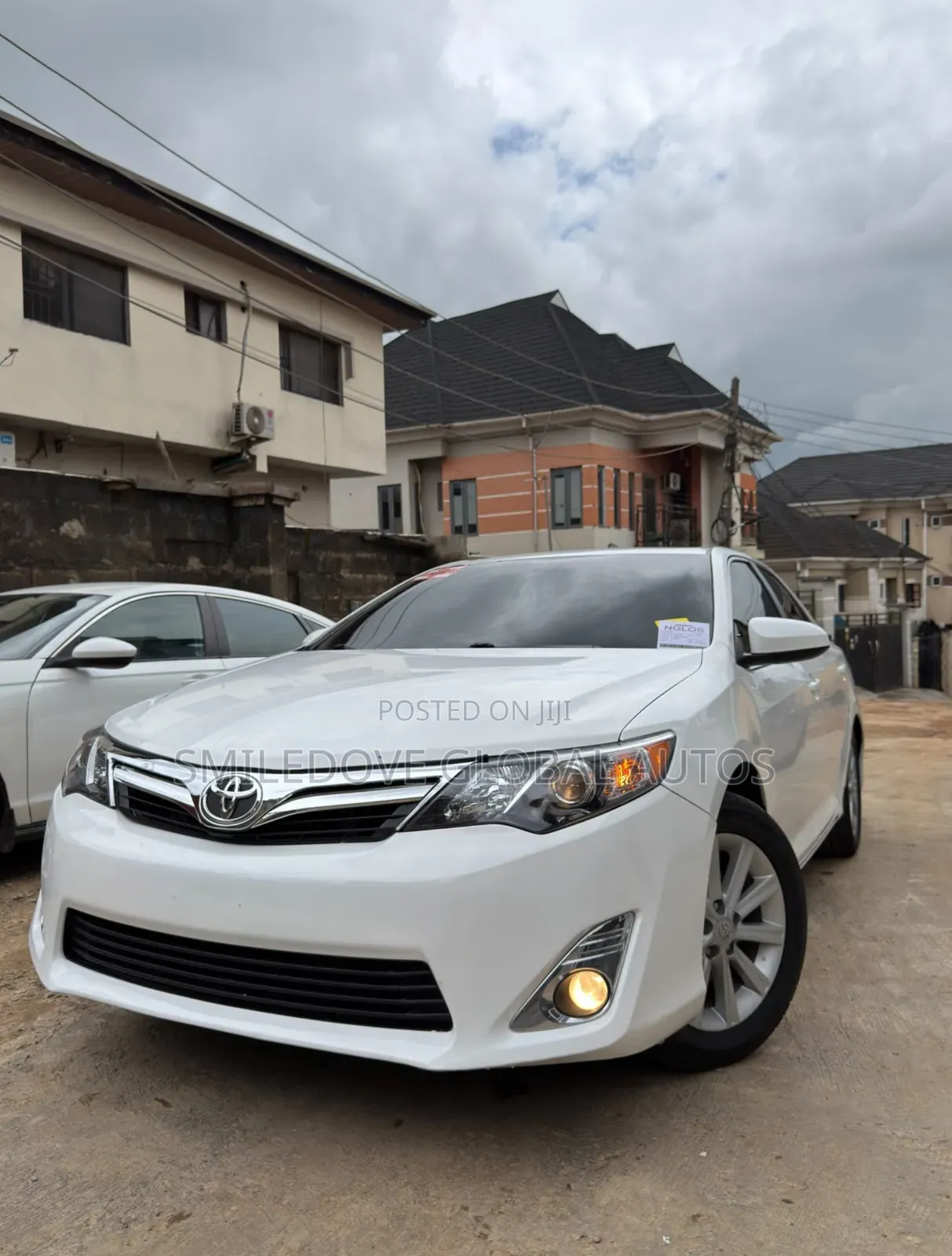 Toyota Camry XLE V6 4dr Sedan (3.5L 6cyl 6A) 2013 White