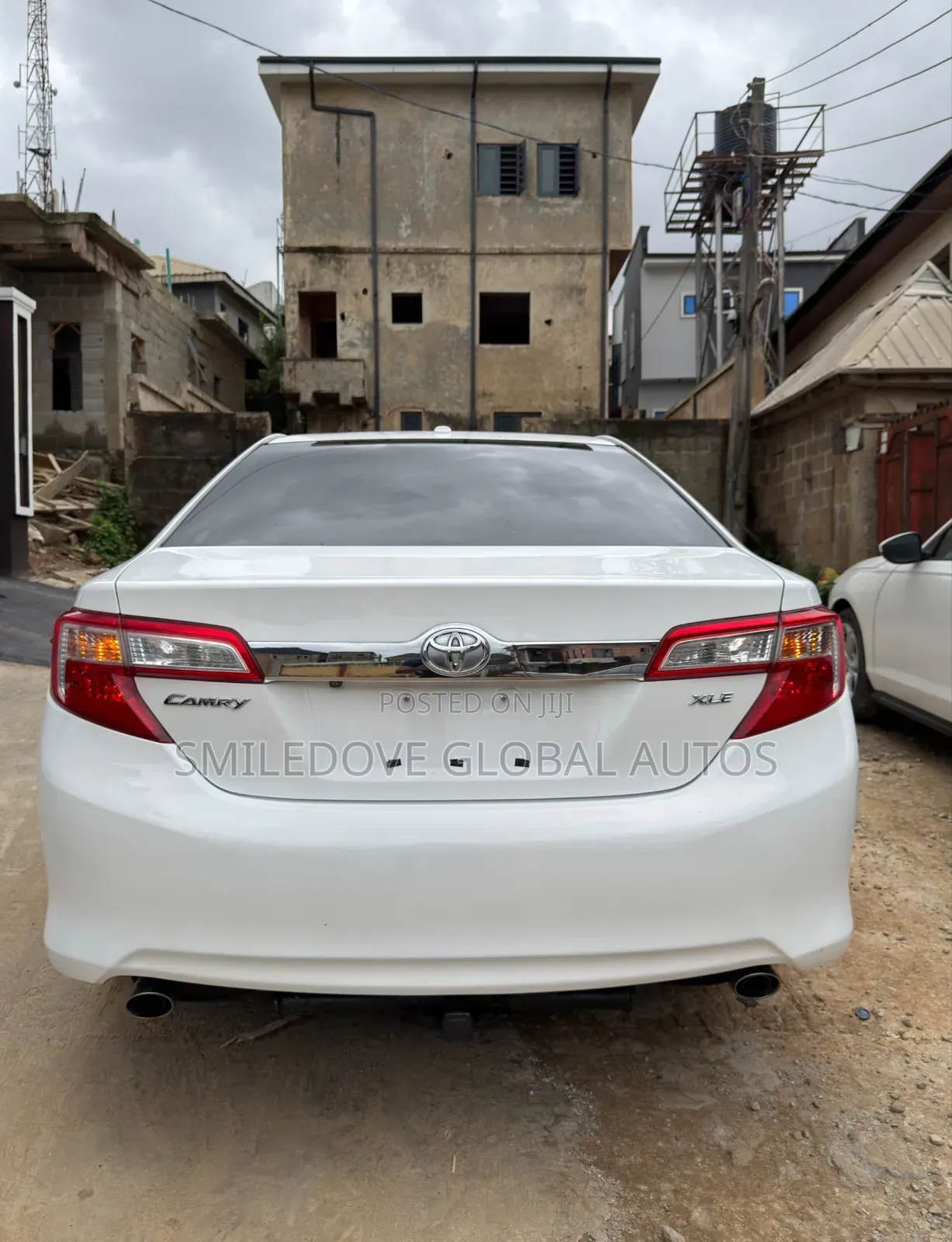 Toyota Camry XLE V6 4dr Sedan (3.5L 6cyl 6A) 2013 White