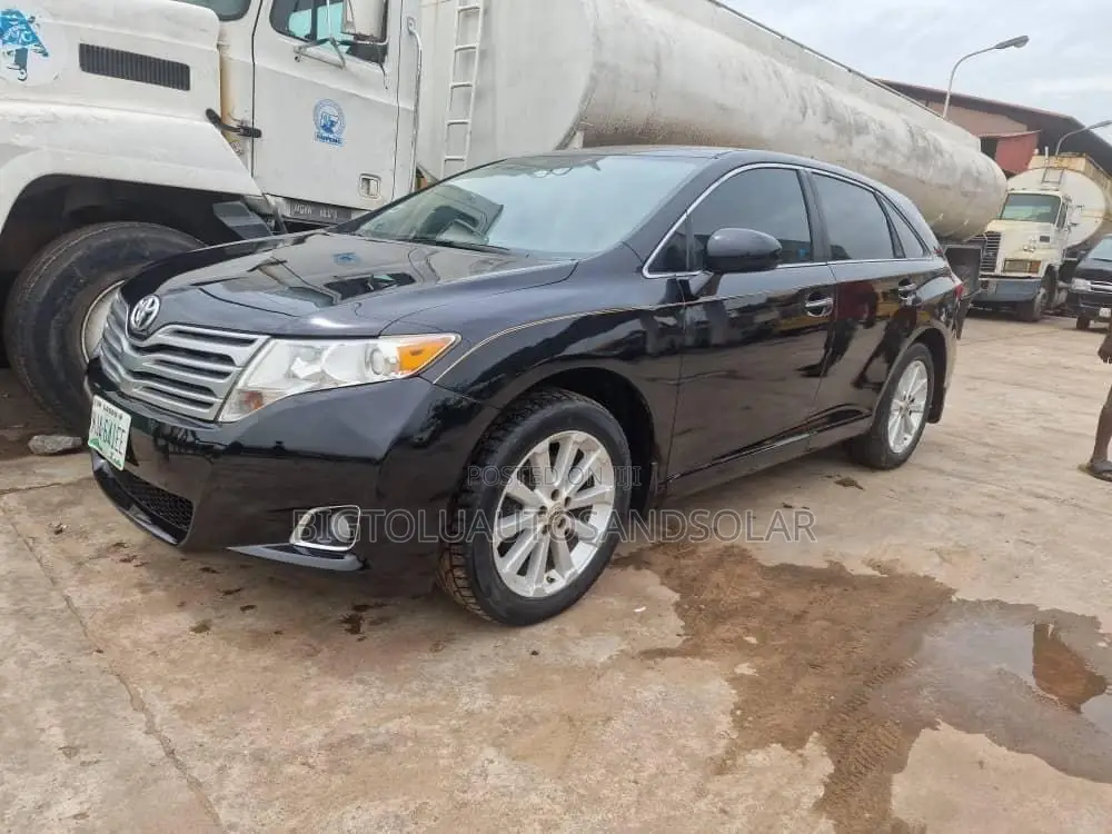 Toyota Venza LE 2010 Black