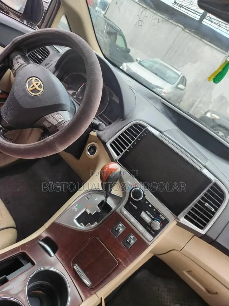 Toyota Venza LE 2010 Black