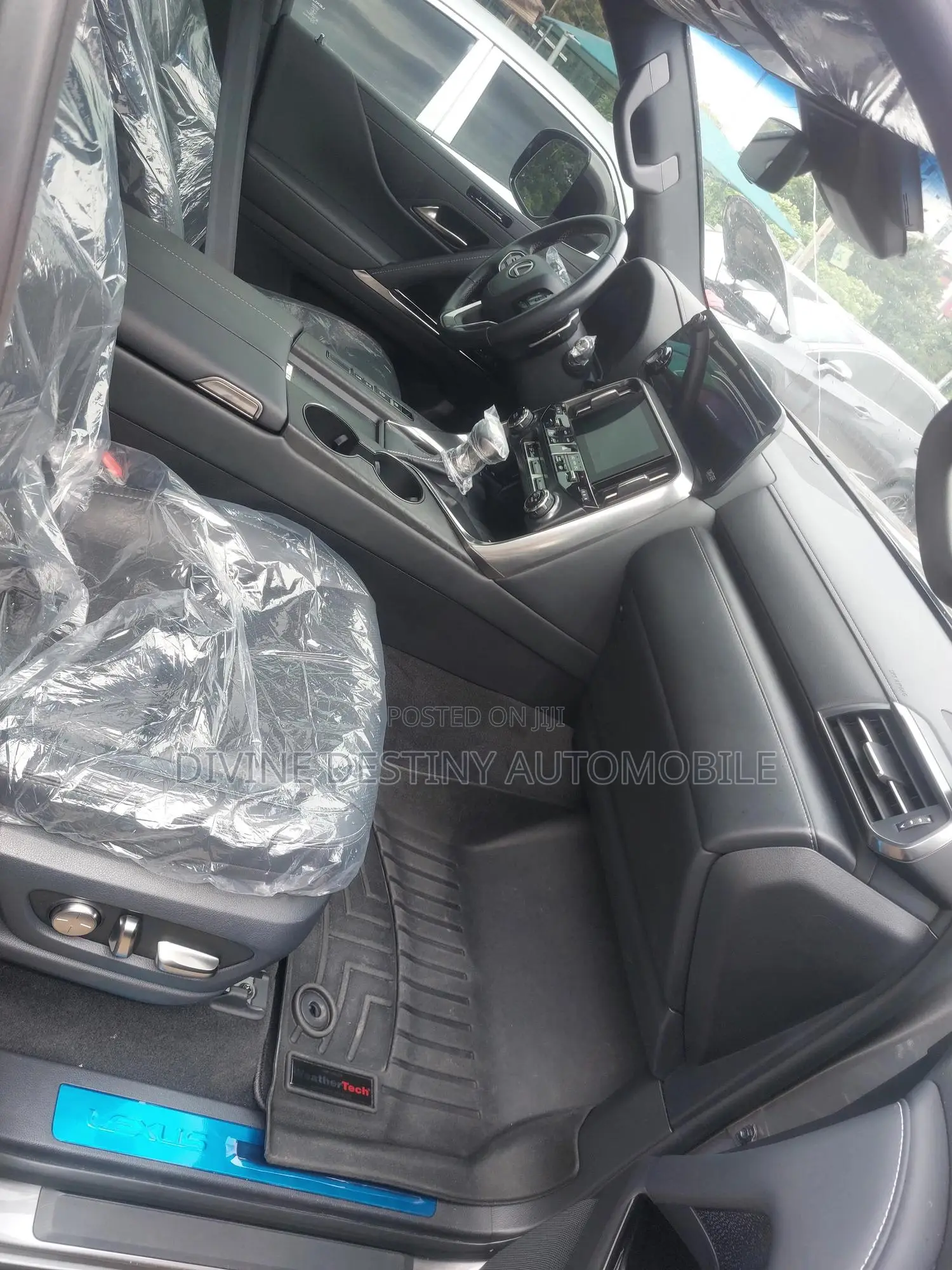 Lexus LX 2023 Gray