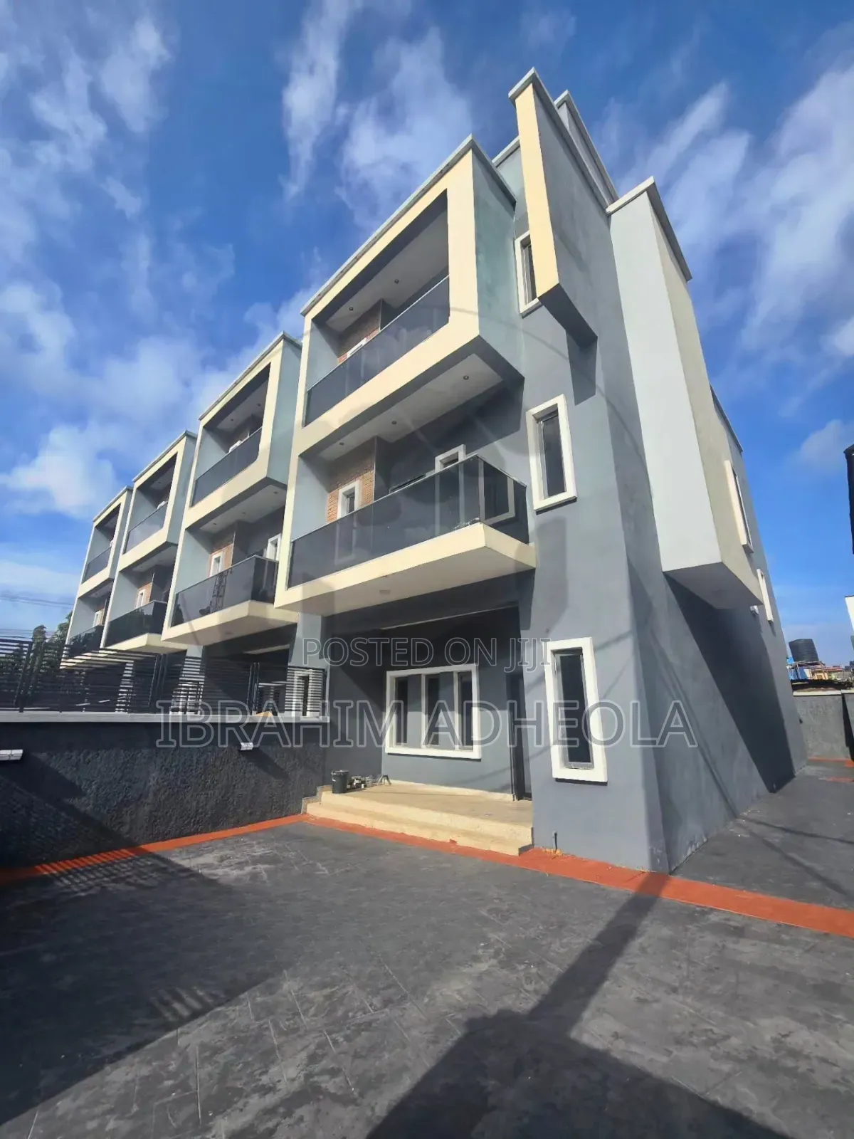 4bdrm Townhouse/Terrace in Adeniyi Jones for sale