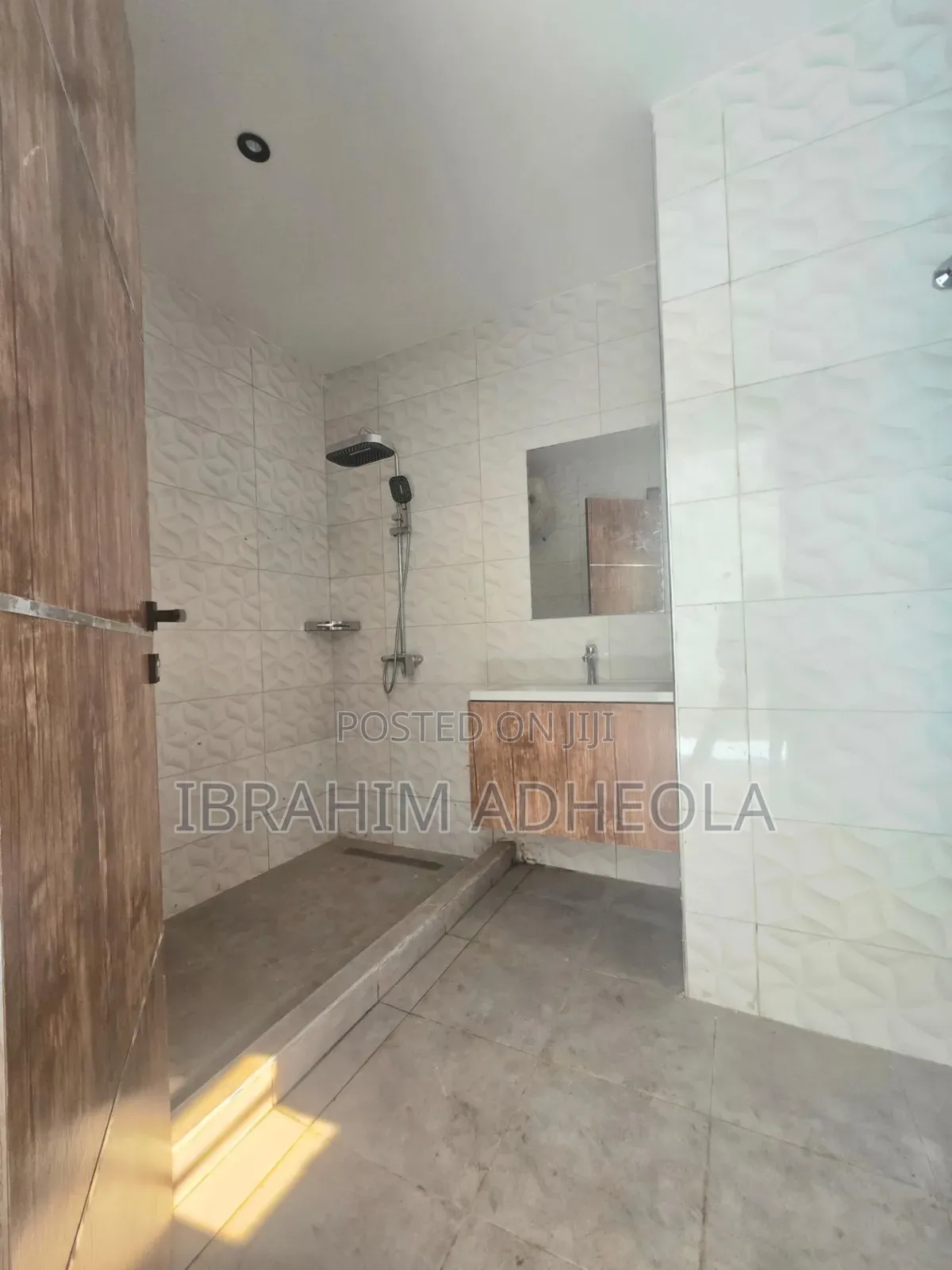 4bdrm Townhouse/Terrace in Adeniyi Jones for sale