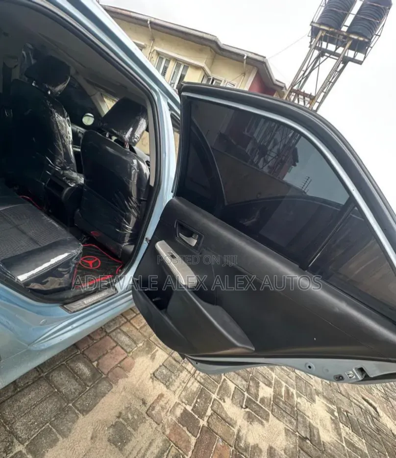 Toyota Camry SE V6 4dr Sedan (3.5L 6cyl 6A) 2013 Blue