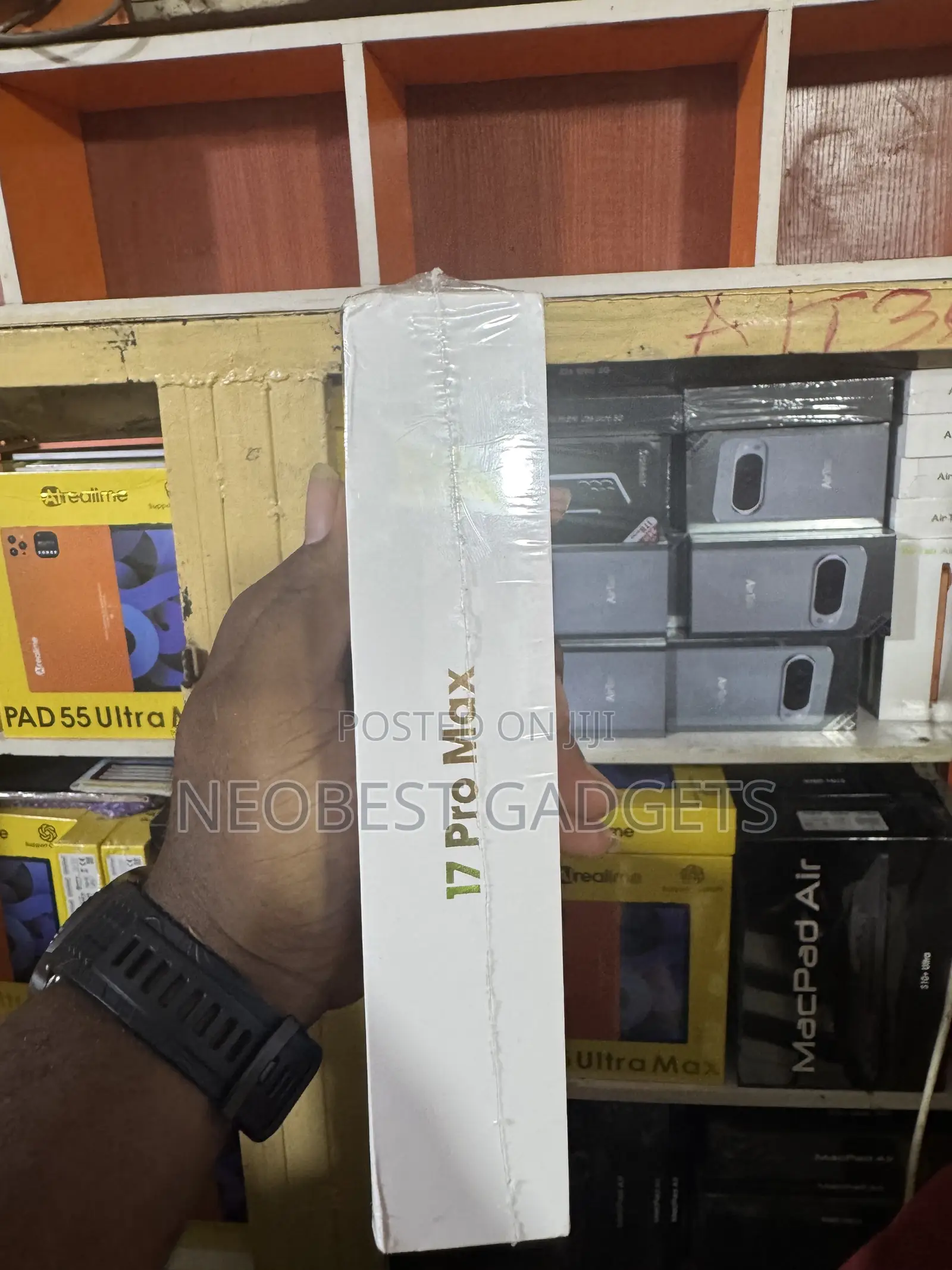 New AirTab 17 Pro Max 1 TB Silver